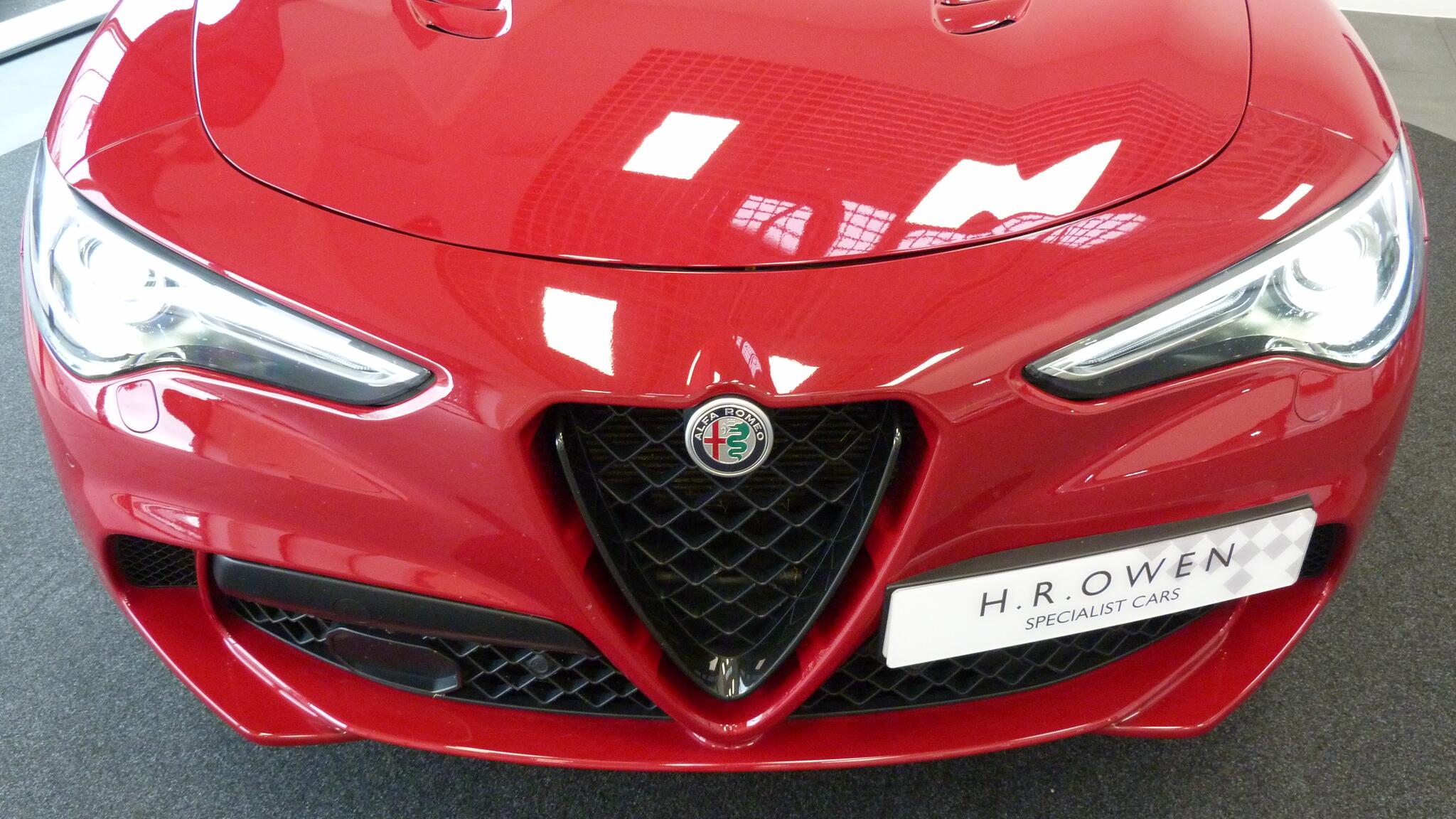 Alfa Romeo Stelvio view 38