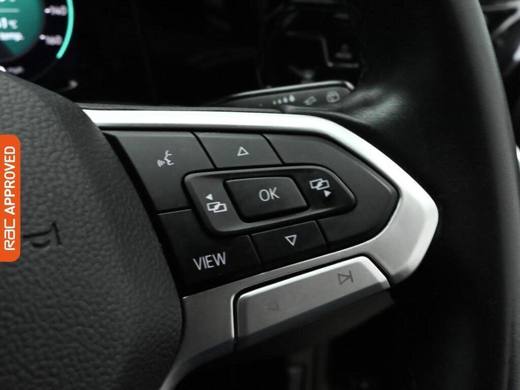 Volkswagen Golf view 21