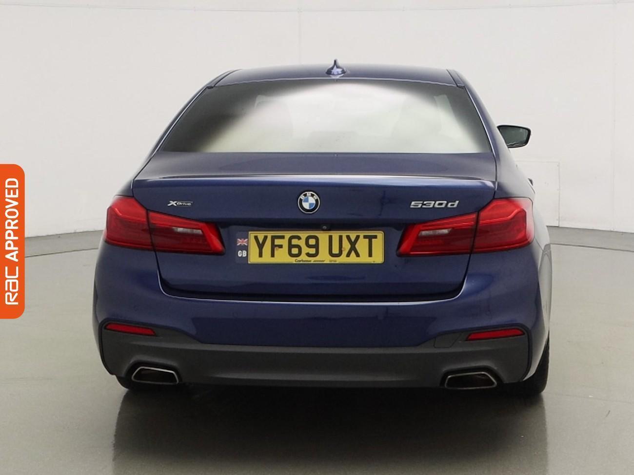BMW 5 Series view 8