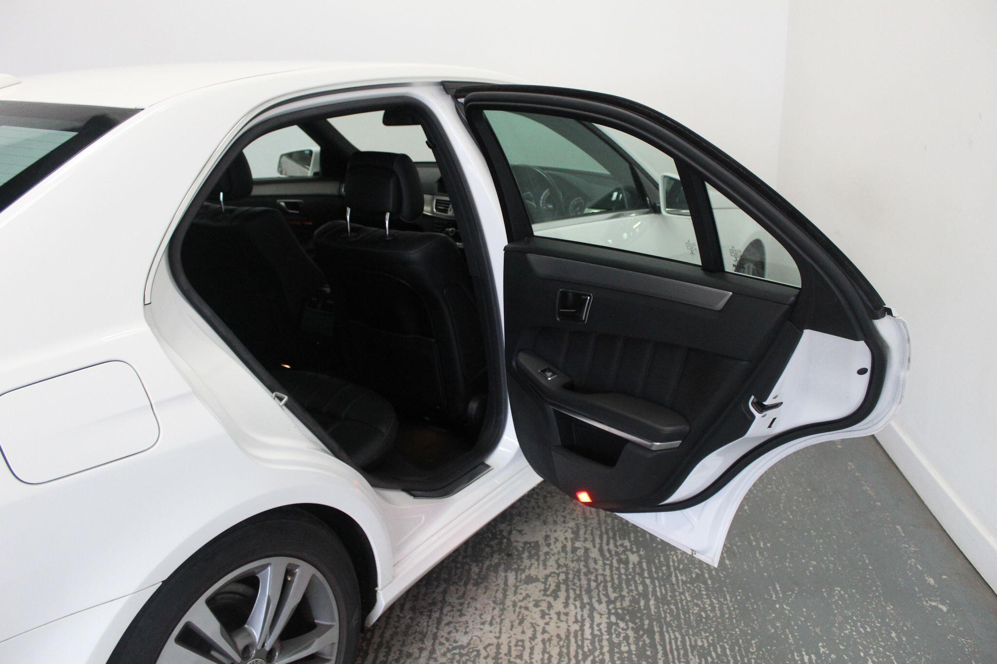 Mercedes-Benz E-Class view 26