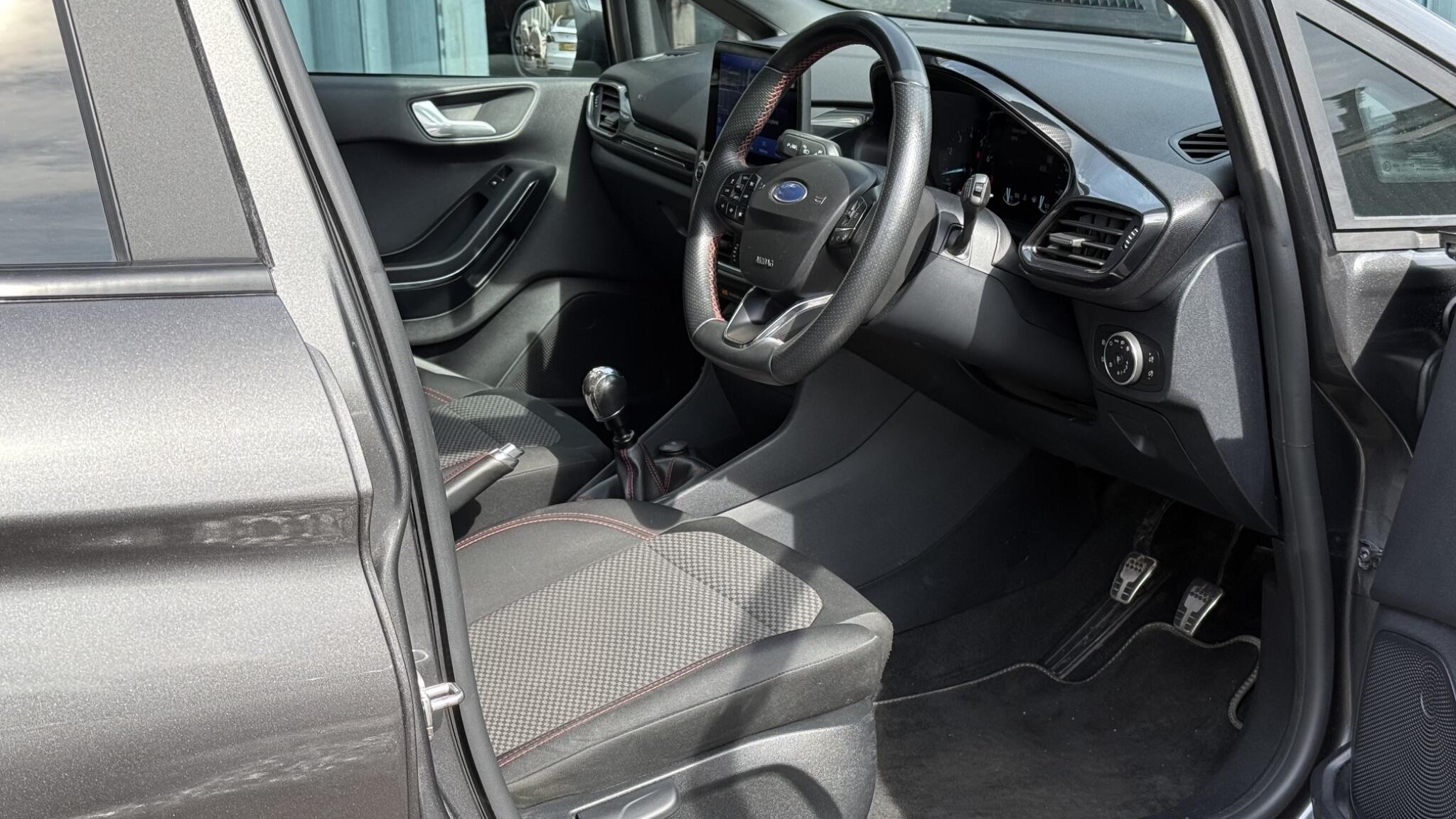 Ford Fiesta view 21