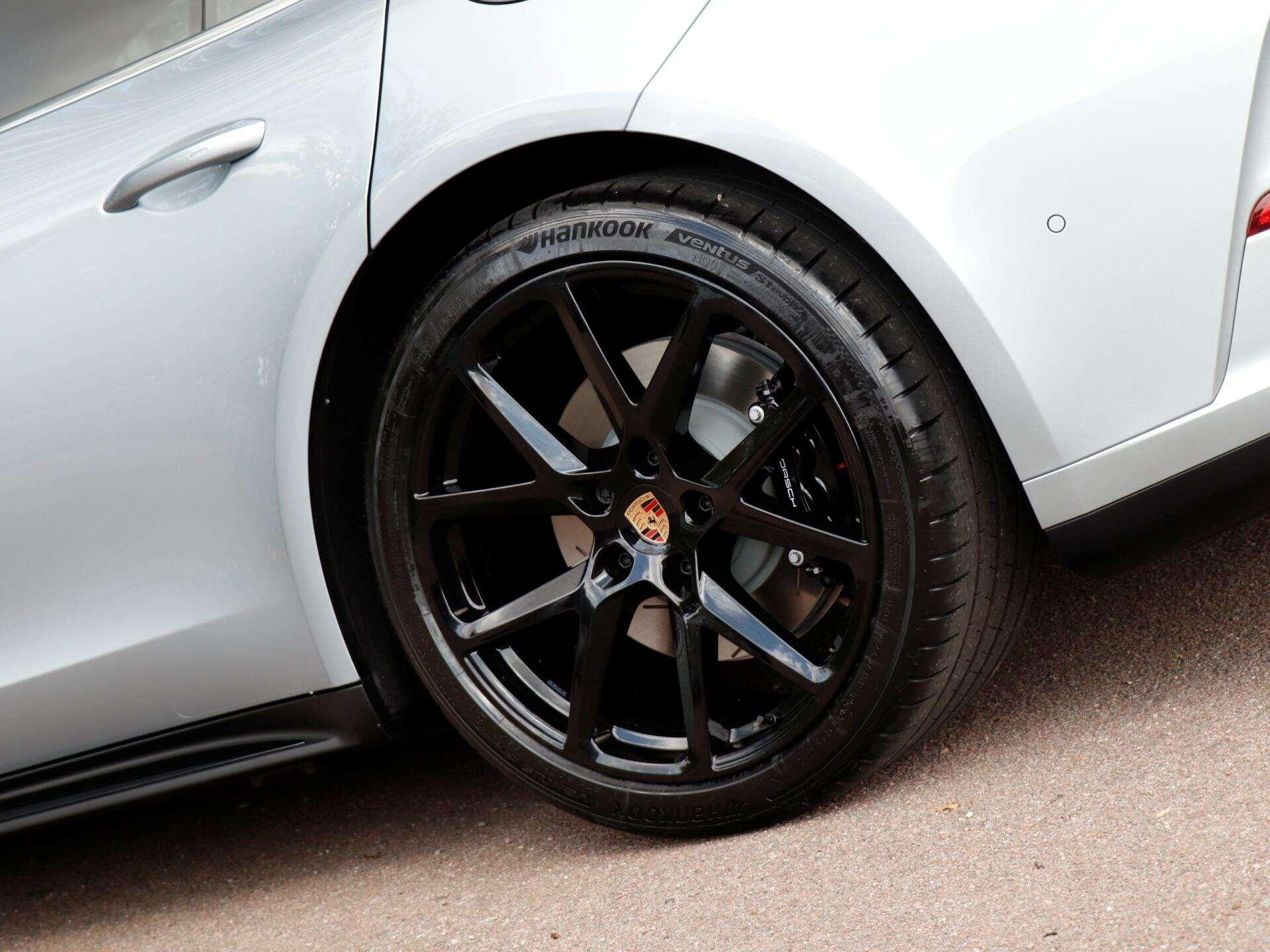 Porsche Panamera view 30
