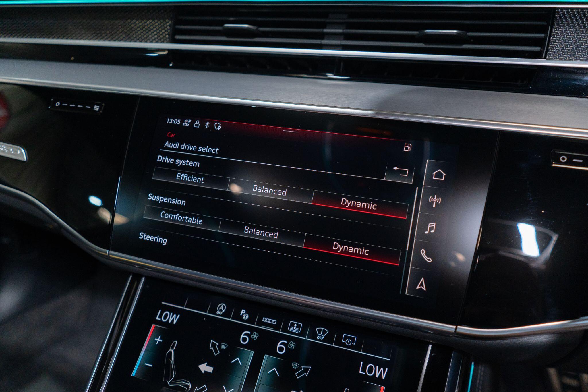Audi S8 view 26