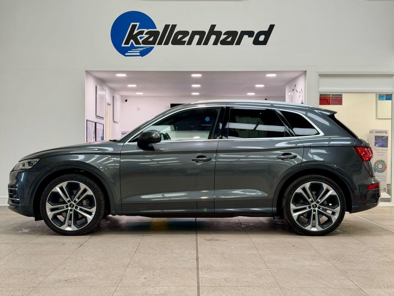 Audi Q5 view 5