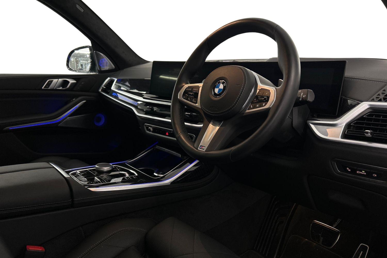 BMW X7 view 7