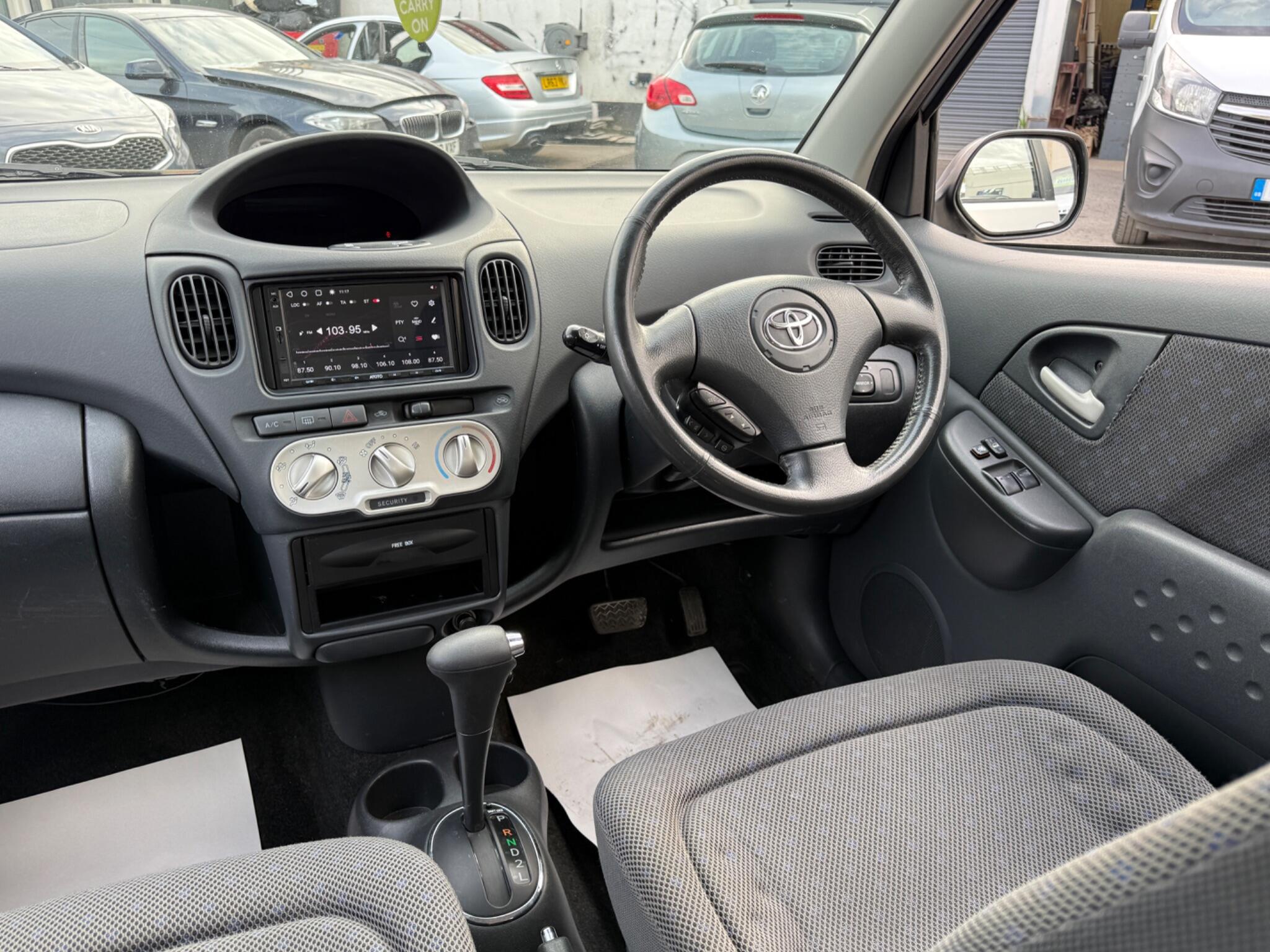 Toyota Yaris Verso