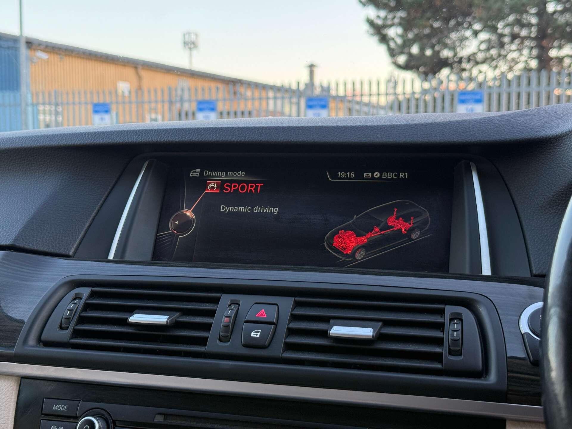 BMW 5 Series view 35