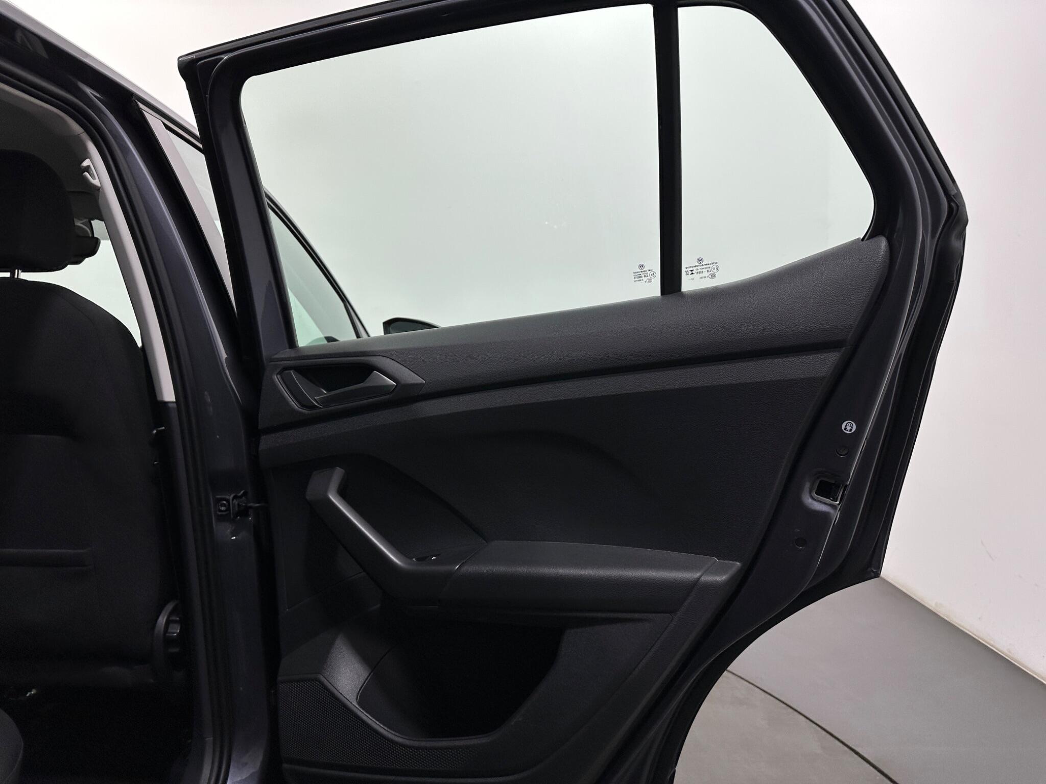 Volkswagen T-Cross view 40
