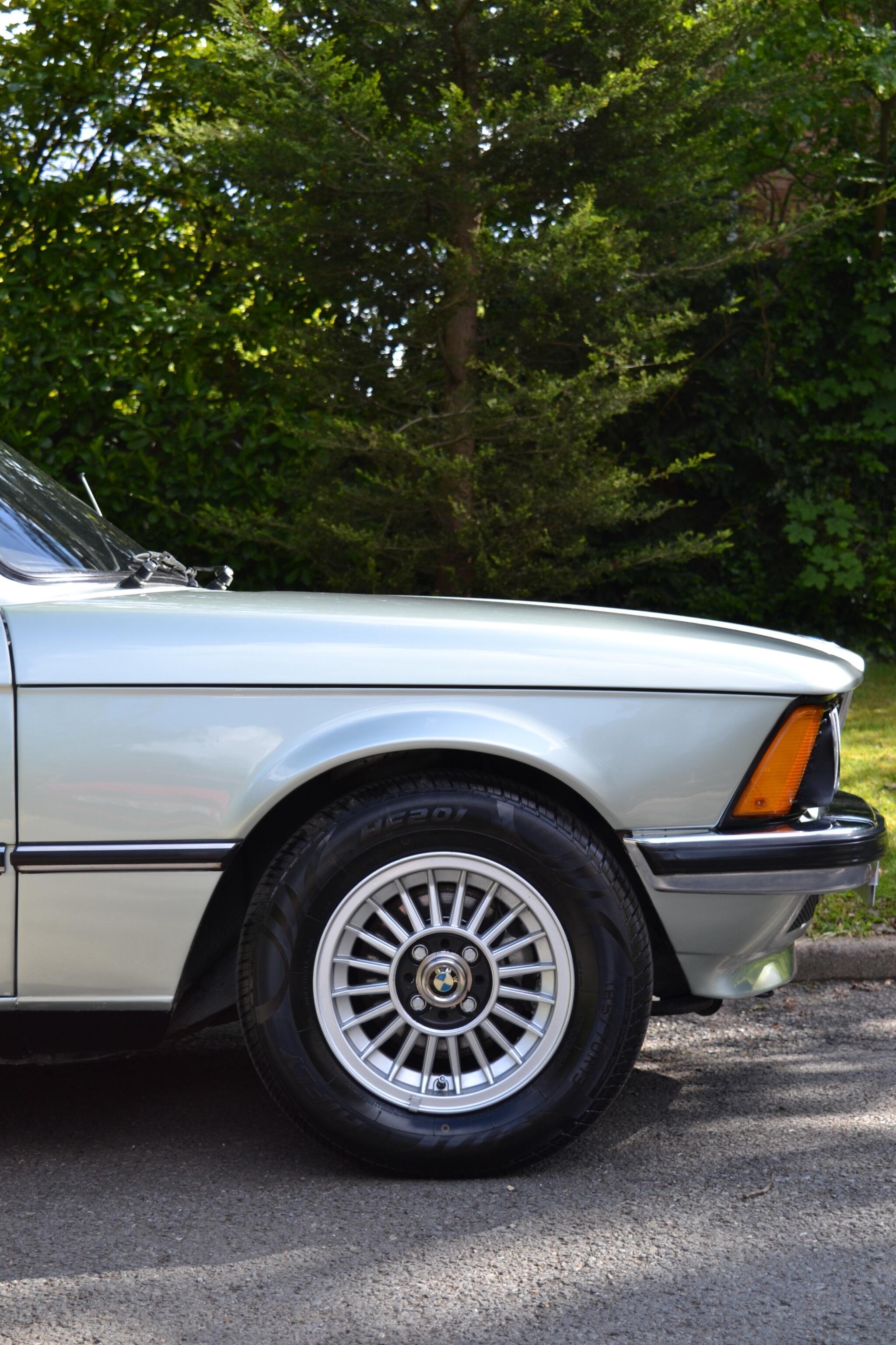 BMW 3 Series view 49