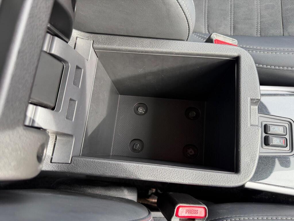 Mitsubishi Outlander view 42