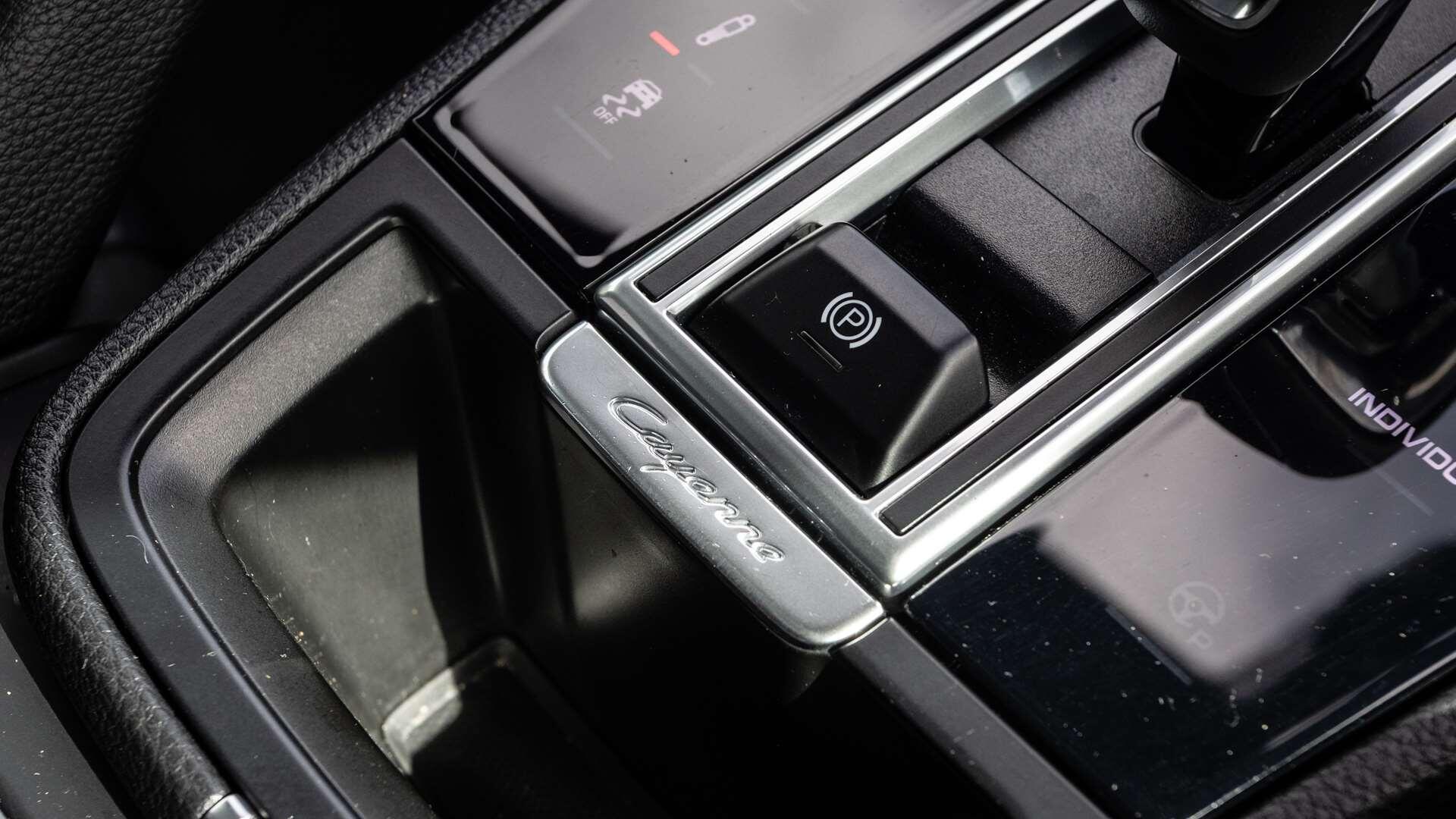 Porsche Cayenne view 24