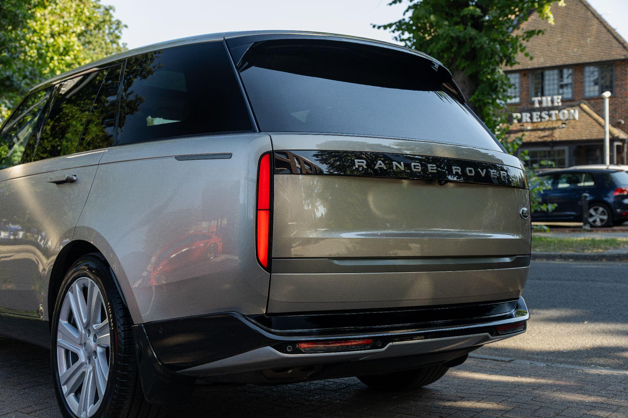 Land Rover Range Rover view 8
