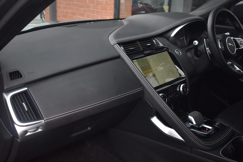 Jaguar E-Pace view 34
