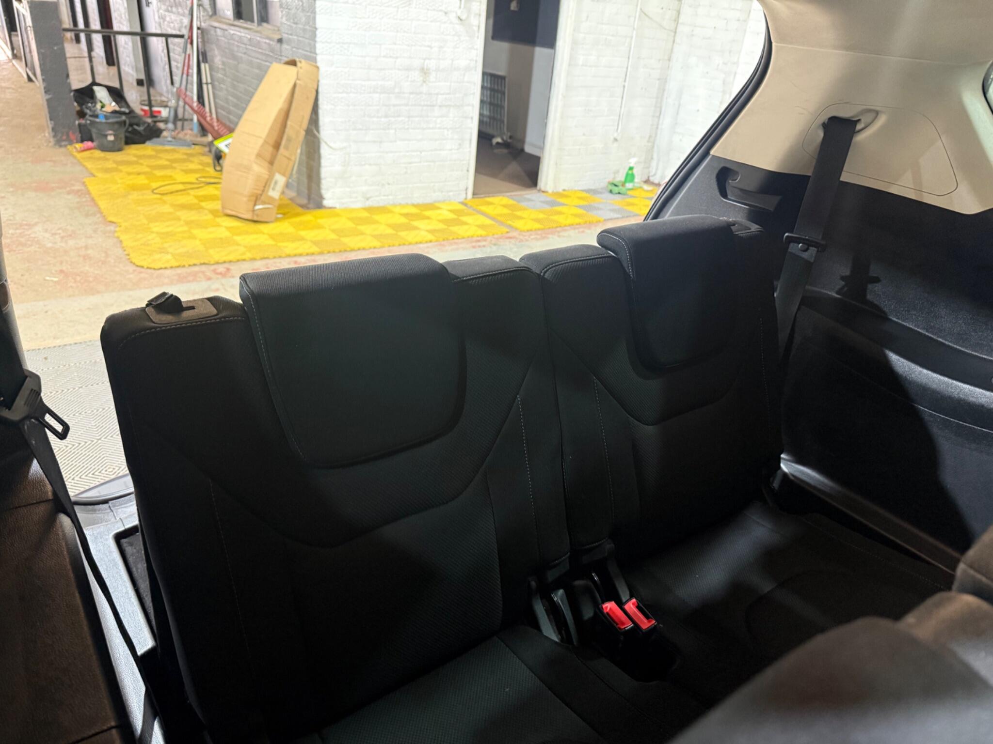 Ford S-Max view 30