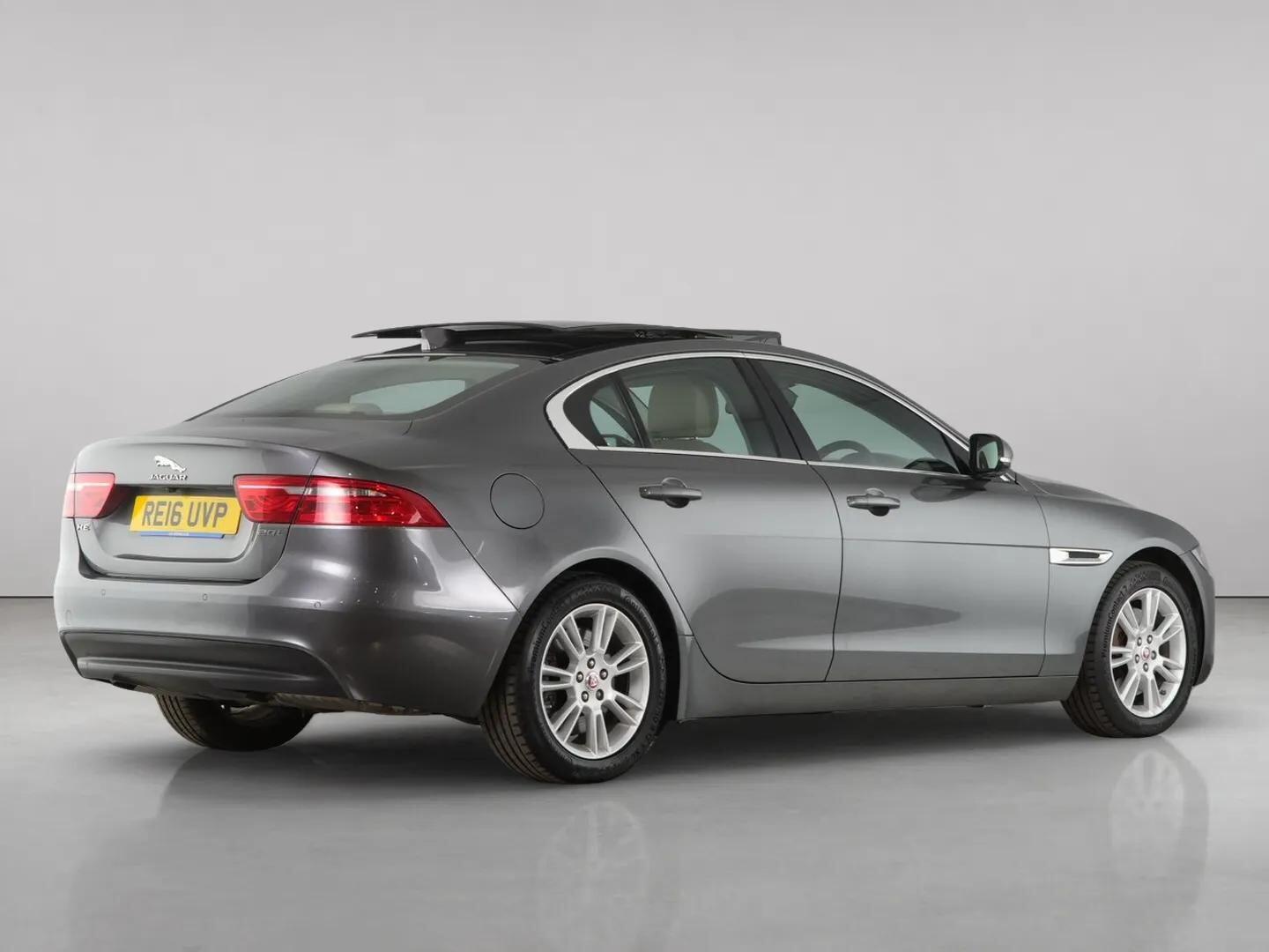Jaguar Xe view 10