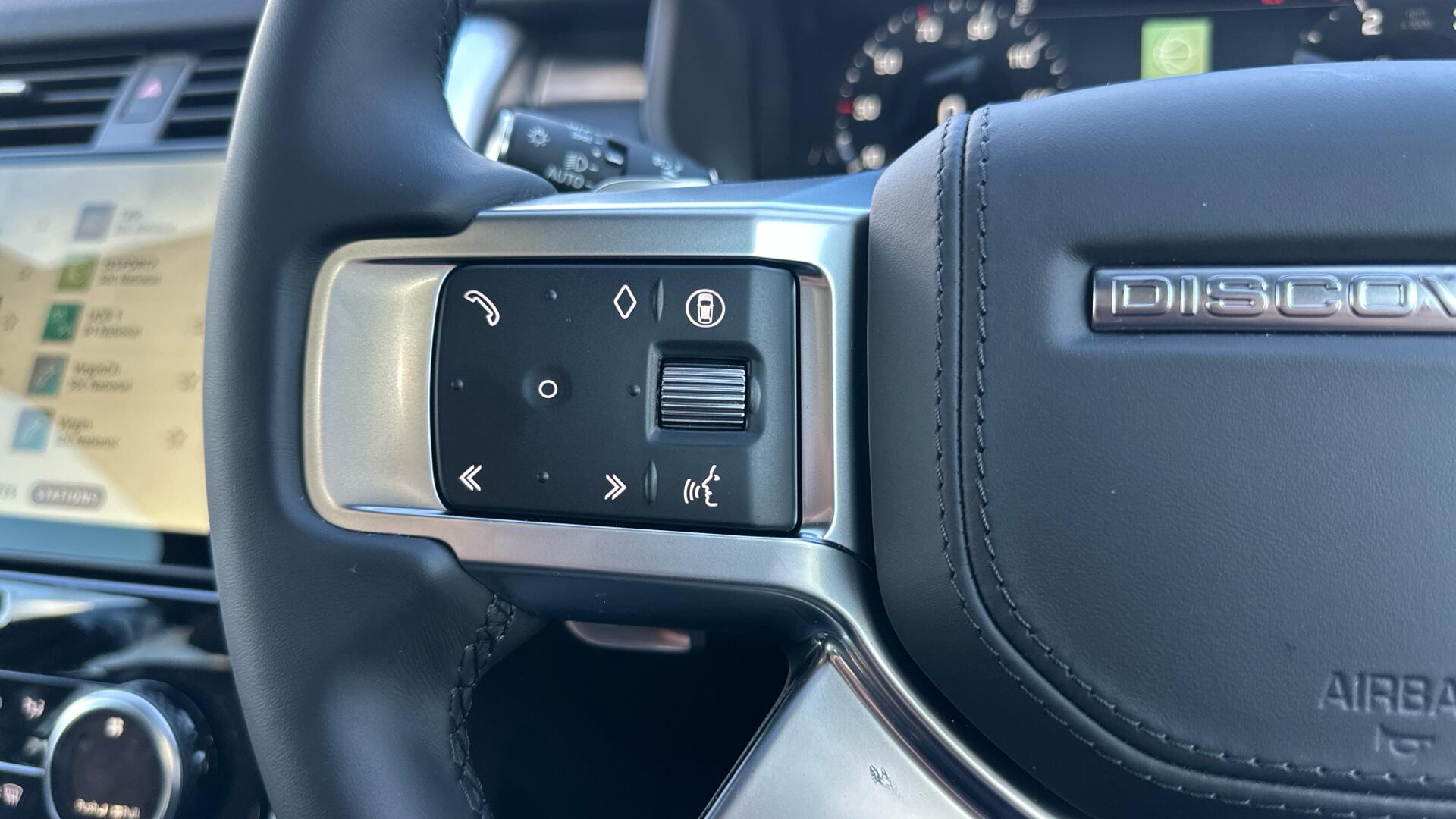 Land Rover Discovery view 41