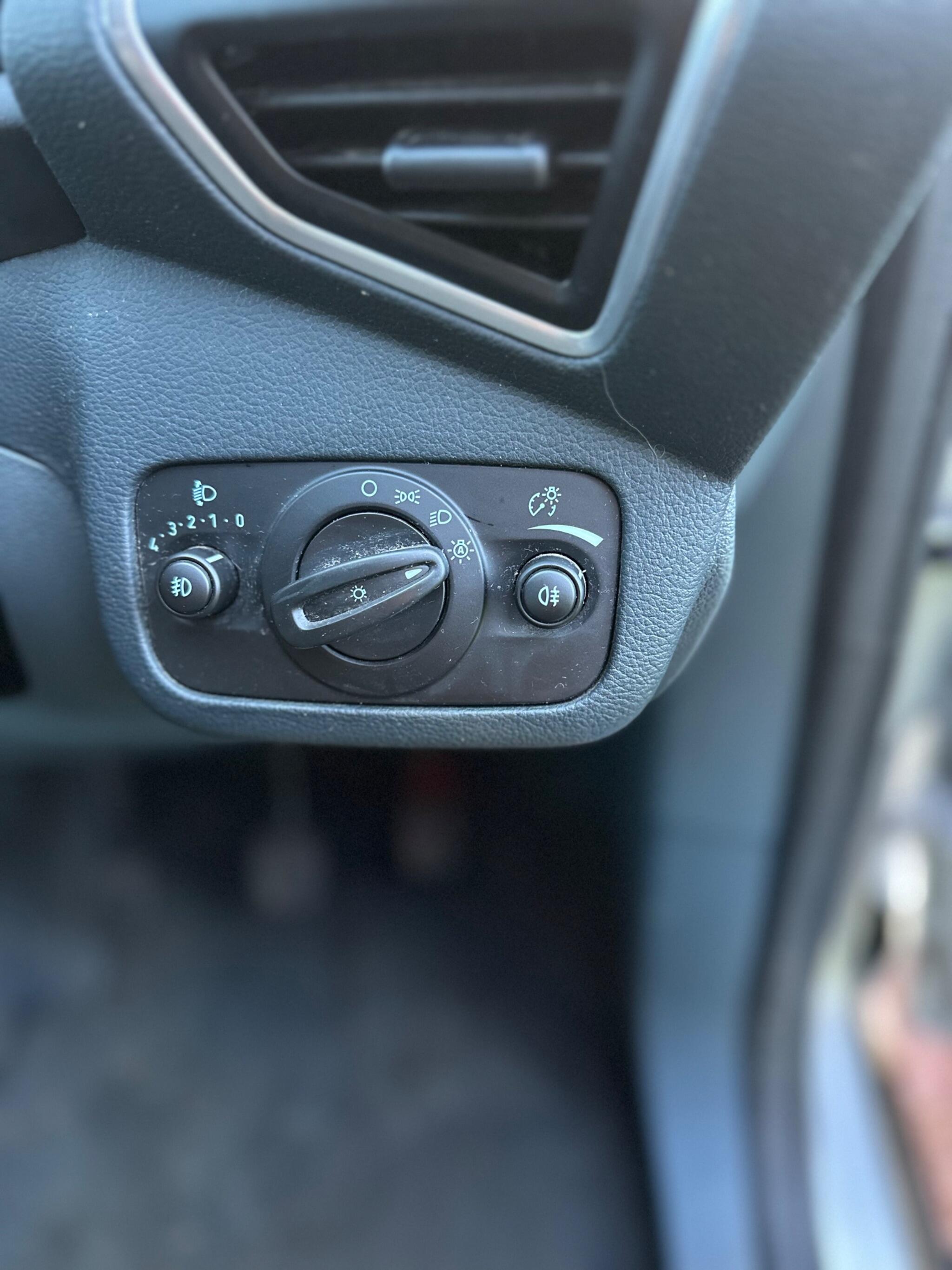 2013 Ford C-Max 1.6 TDCi Titanium Euro 5 5dr • 109,000 miles image 31
