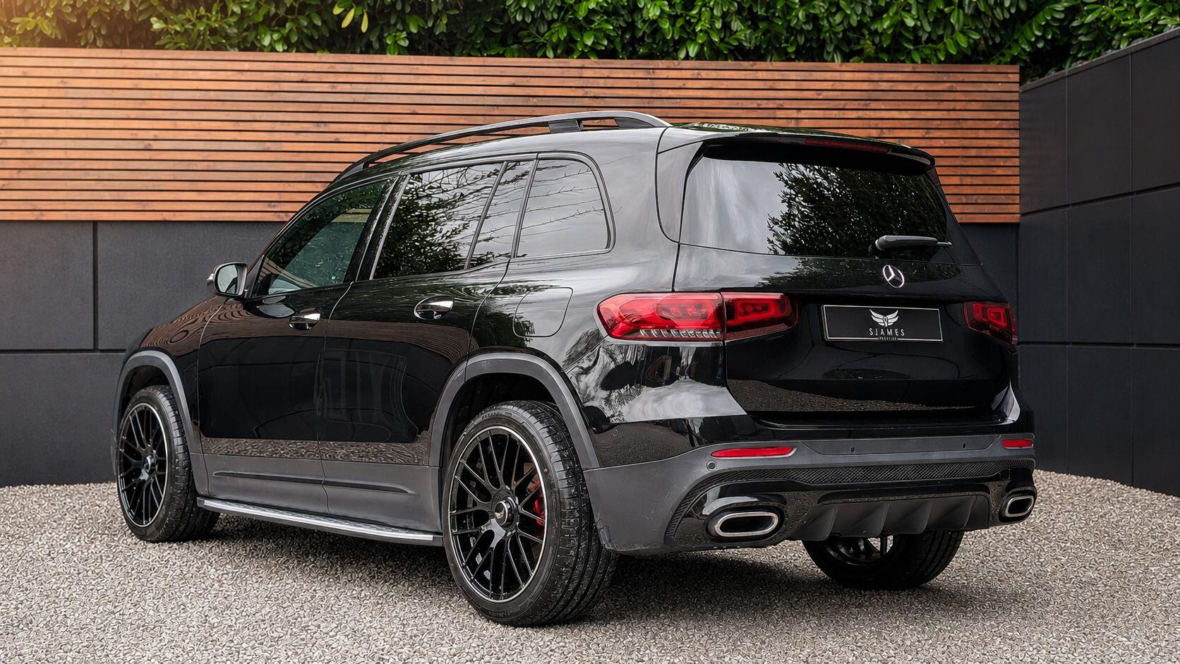 Mercedes-Benz GLB view 9