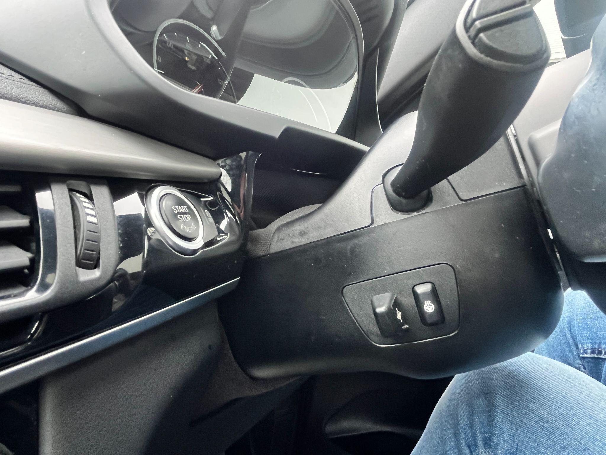 BMW X6 view 21