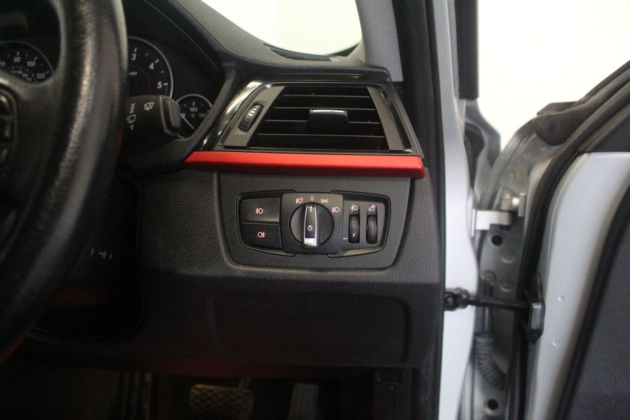 BMW 3 Series view 55