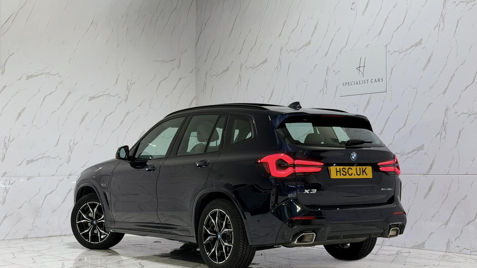 BMW X3 view 9