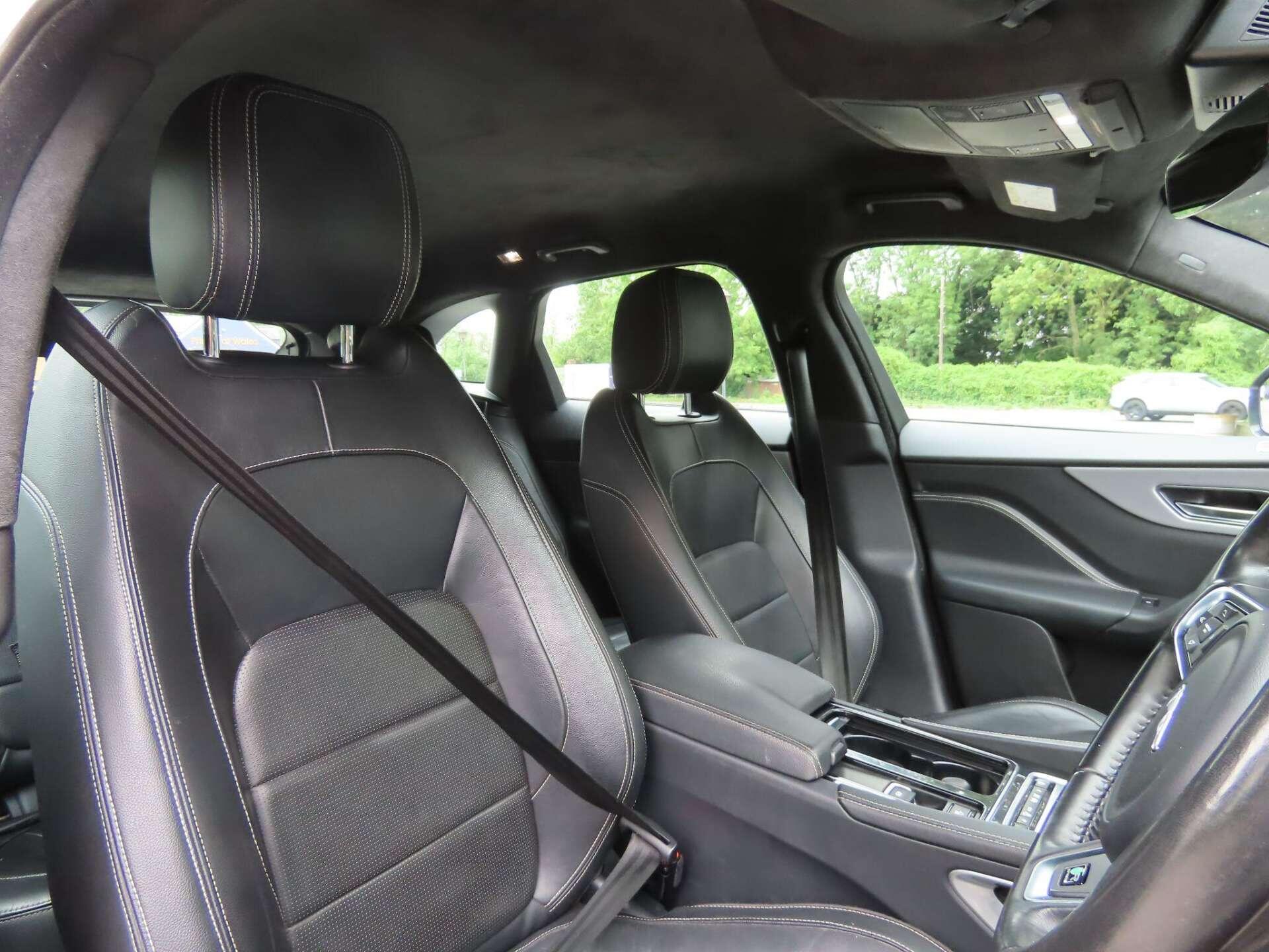 Jaguar F-Pace view 8