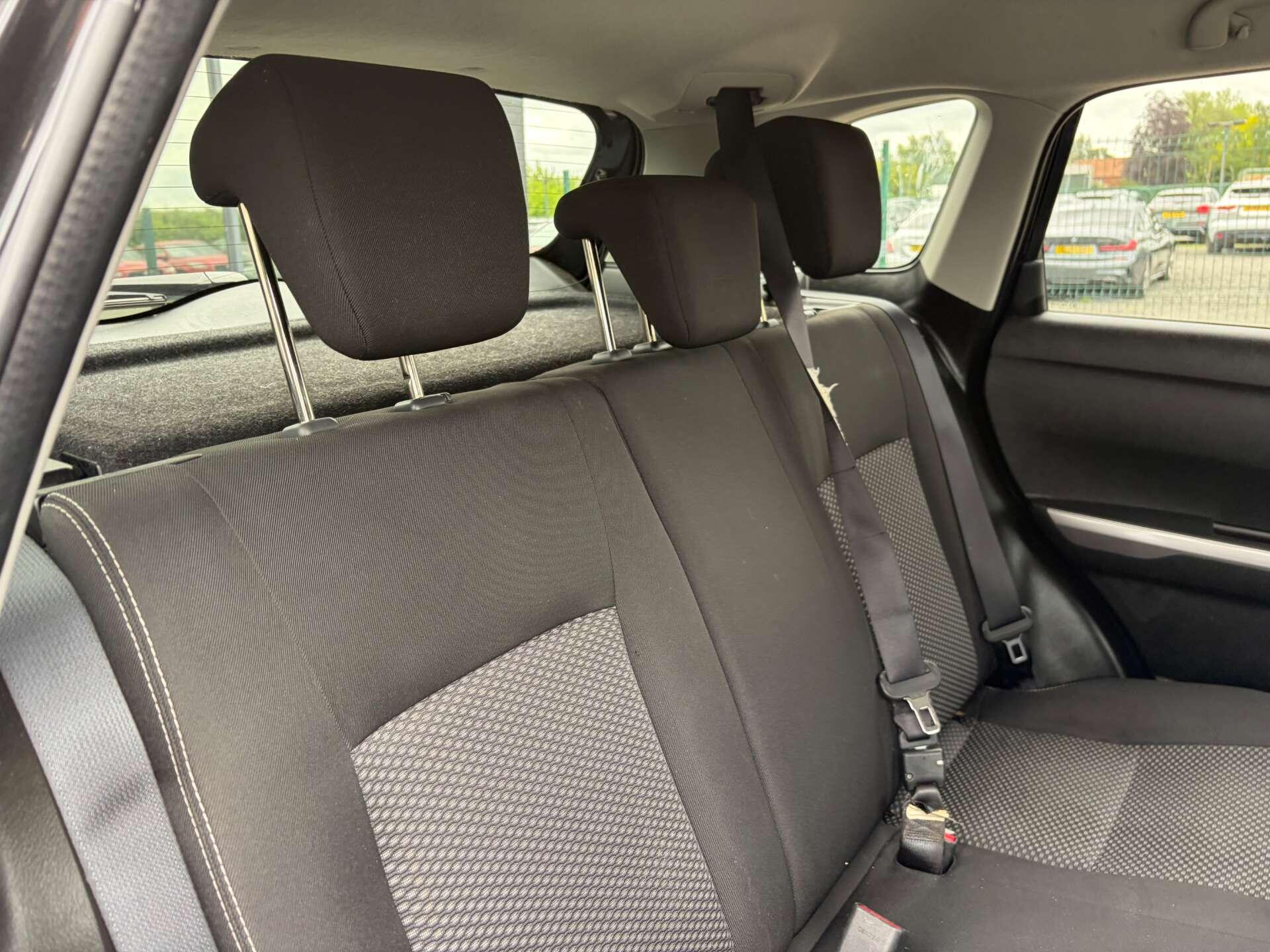 Suzuki Vitara view 30