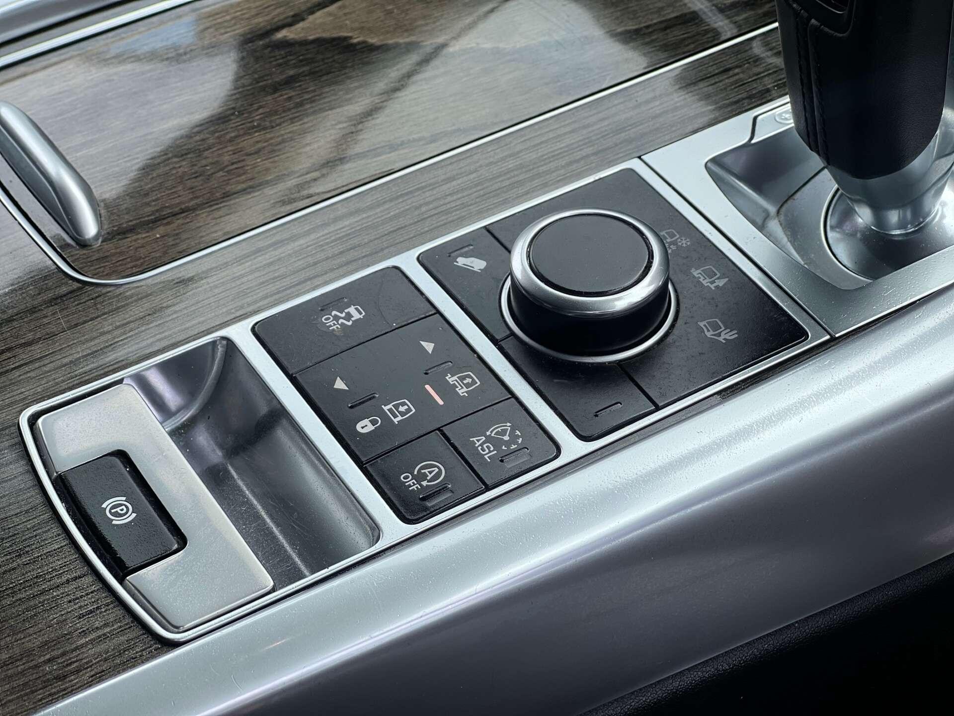 Land Rover Range Rover Sport view 23