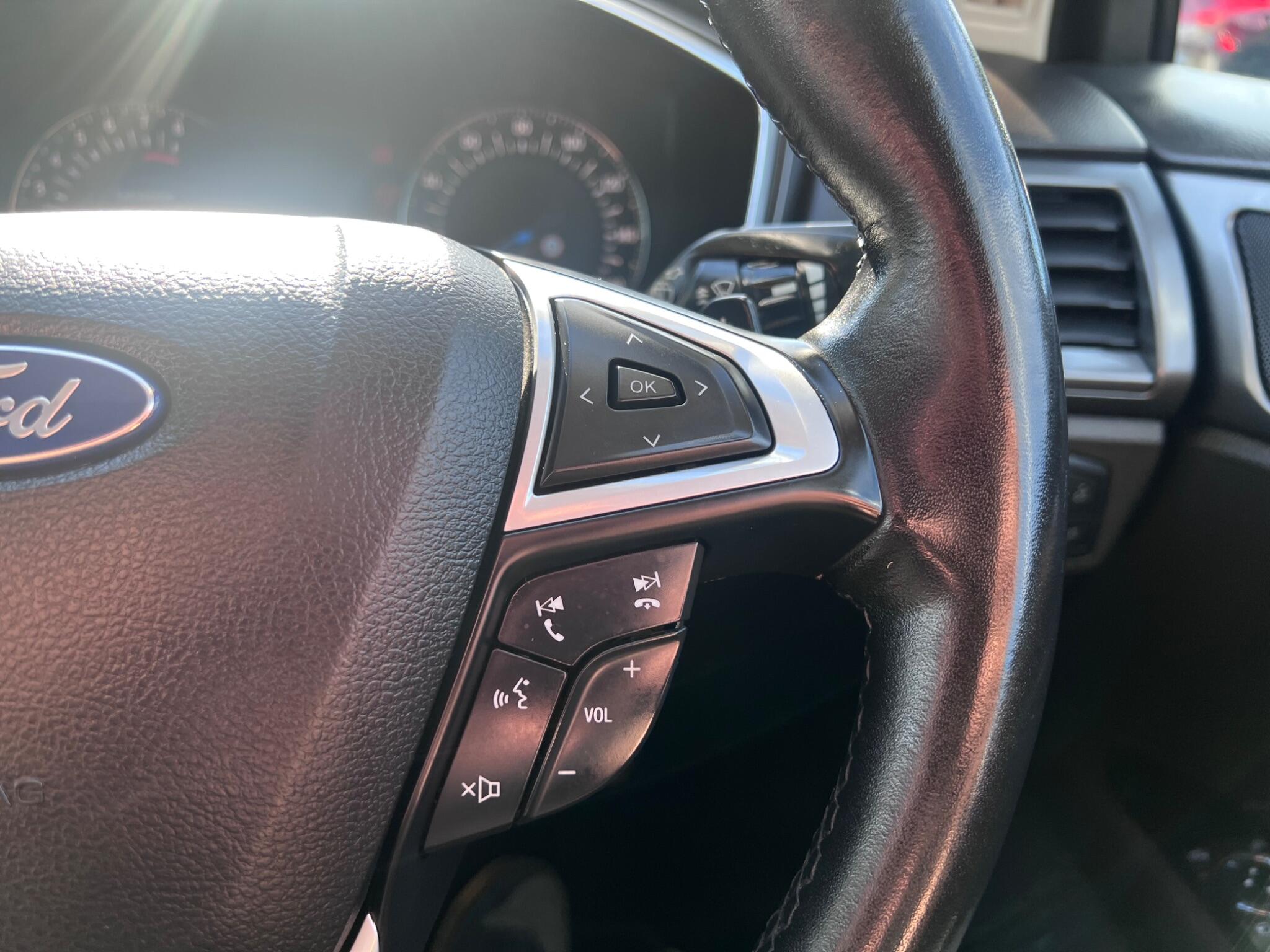 Ford Mondeo view 25