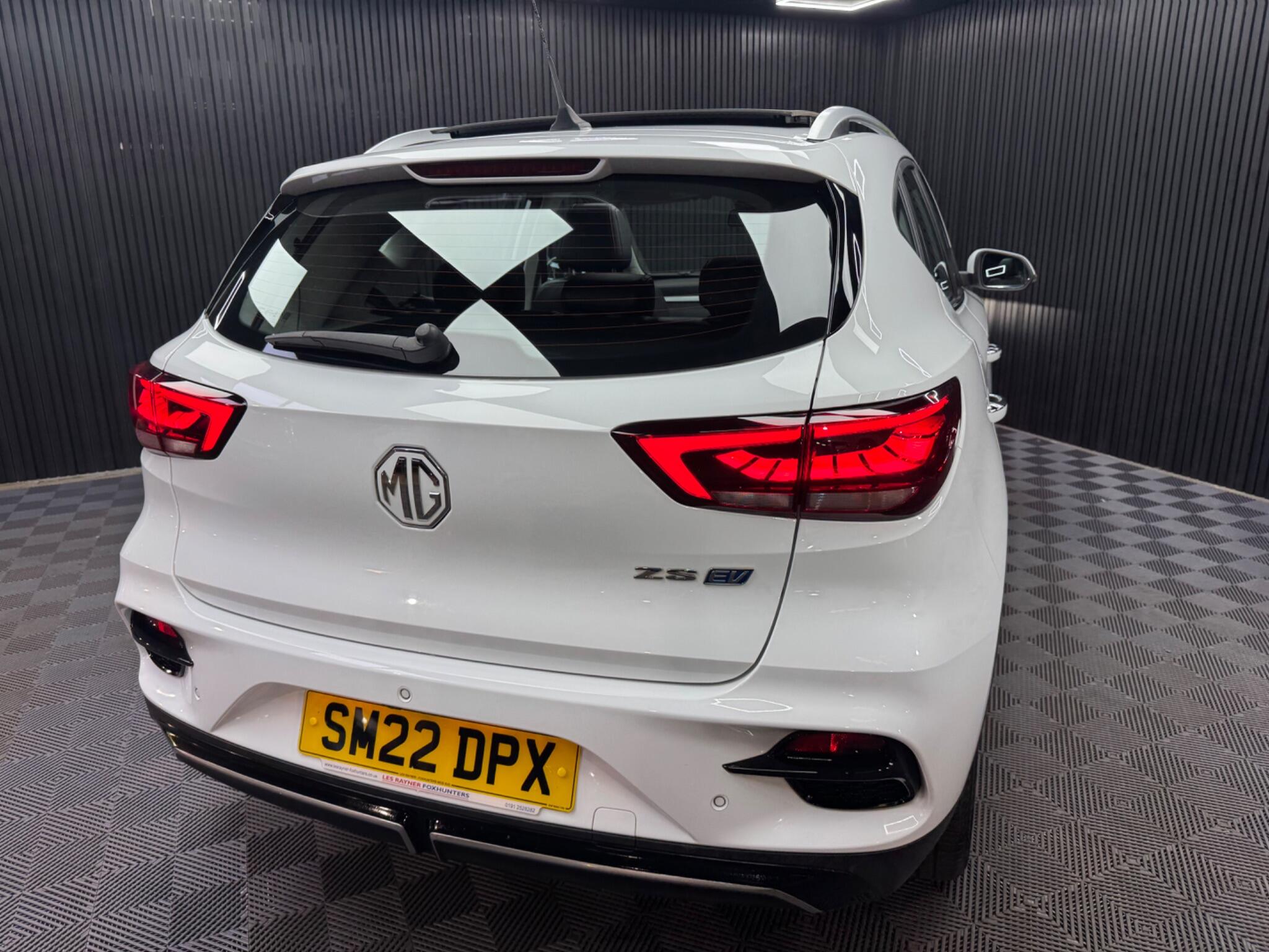 MG ZS view 11