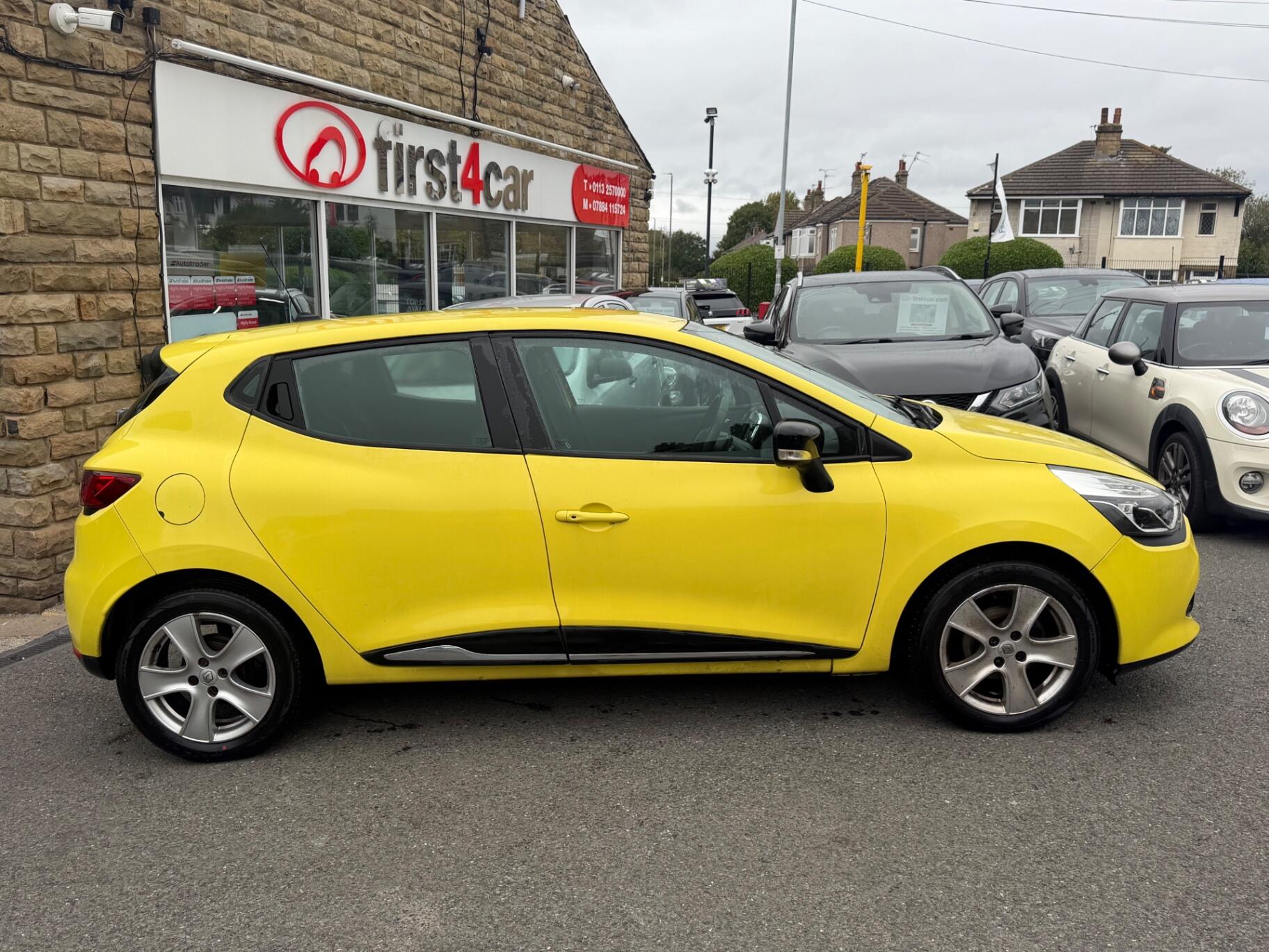 Renault Clio view 9