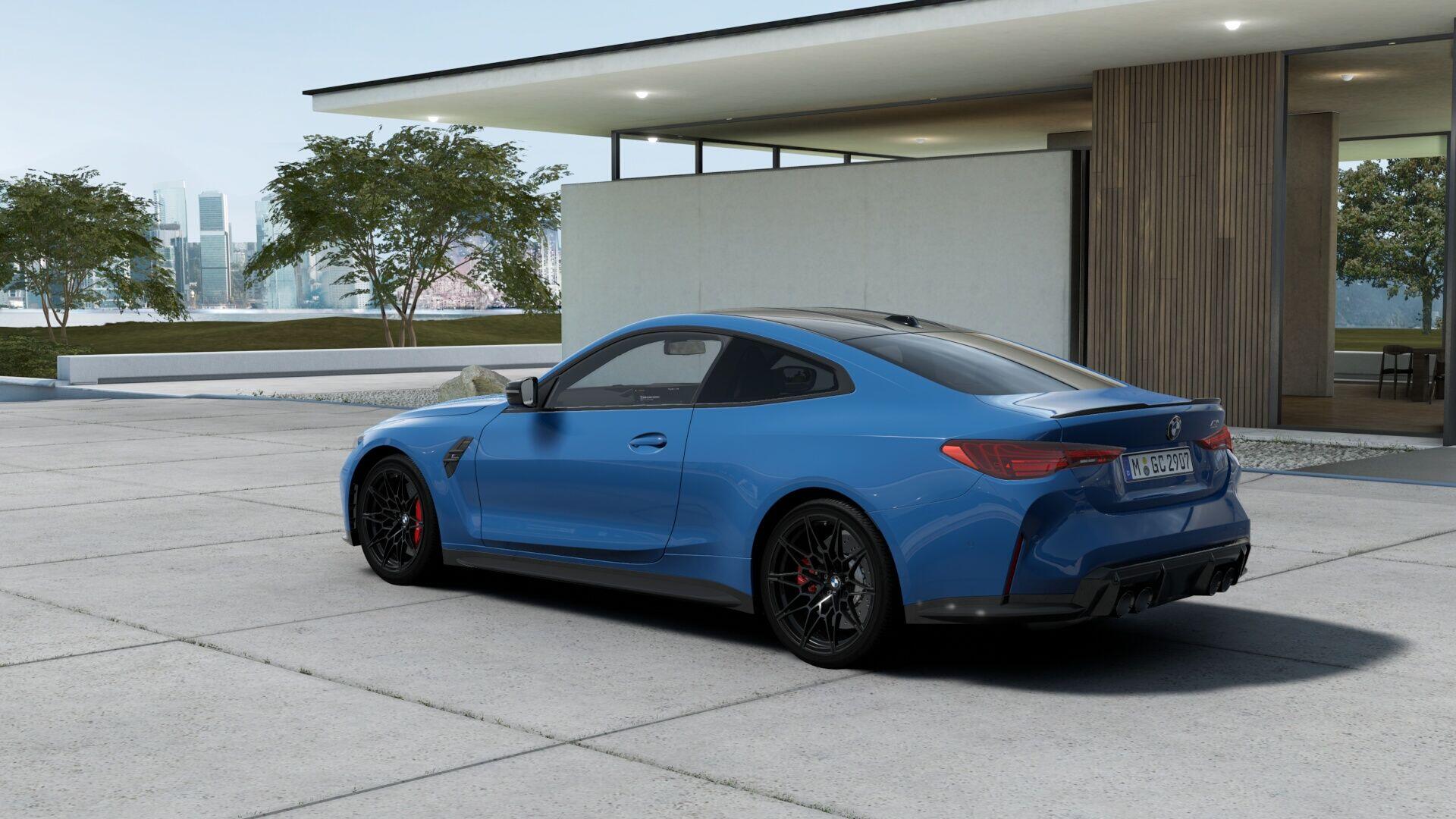 BMW M4 view 3