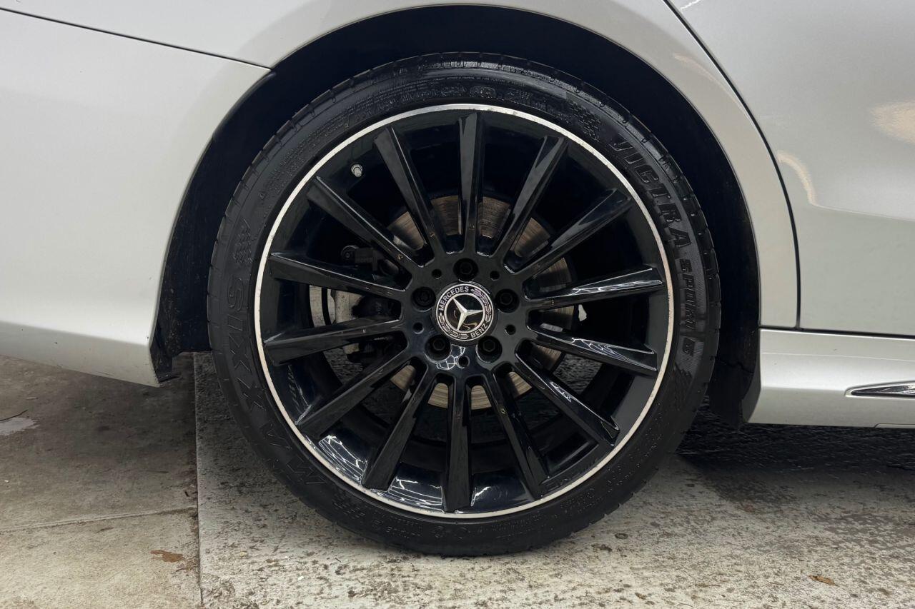 Mercedes-Benz C-Class view 13