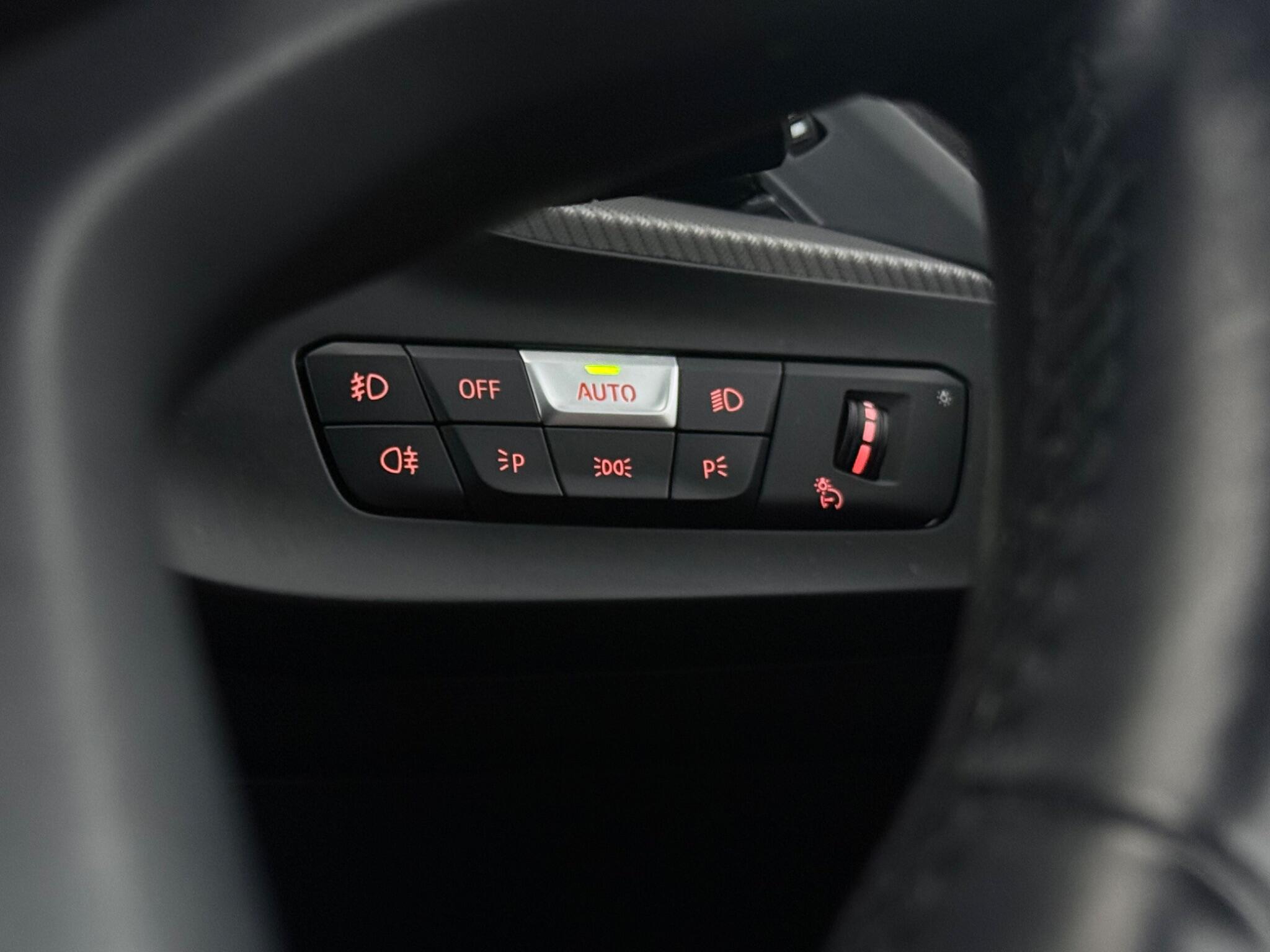 BMW 1 Series view 18