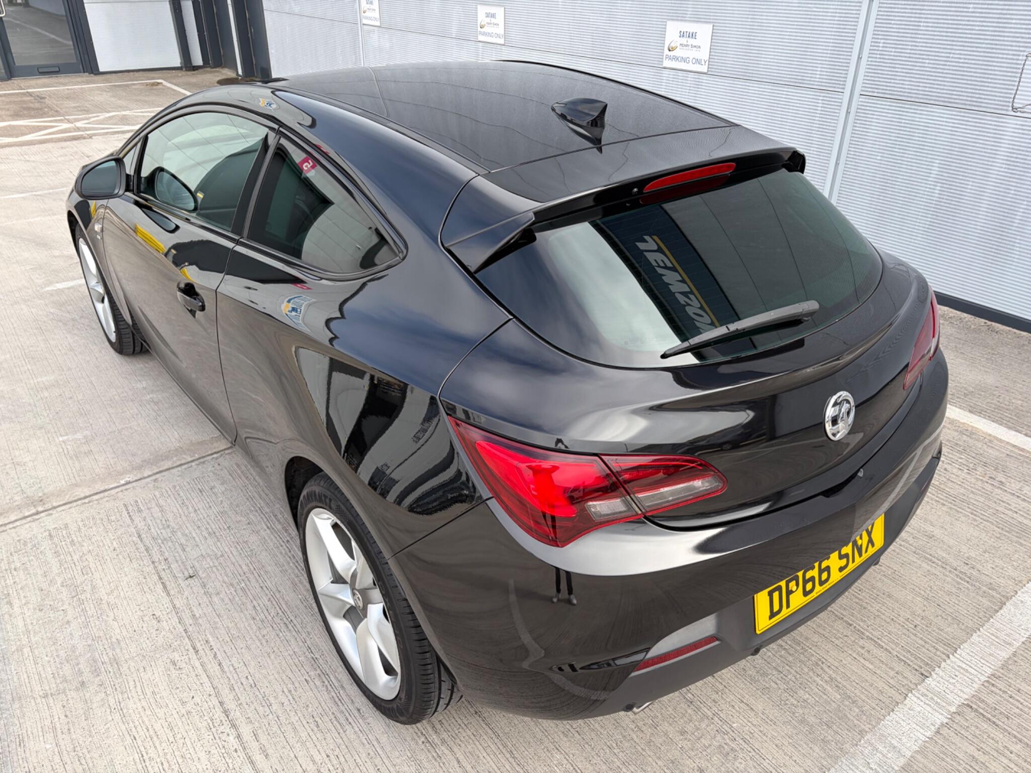 Vauxhall Astra GTC view 15