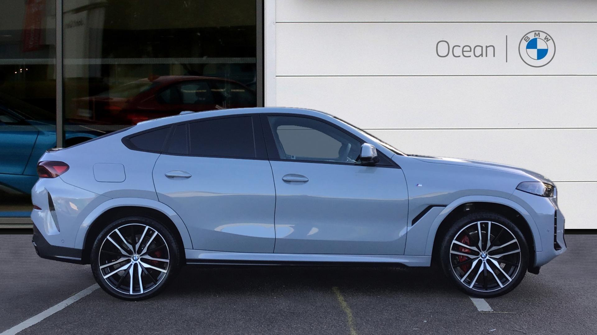 BMW X6 view 3