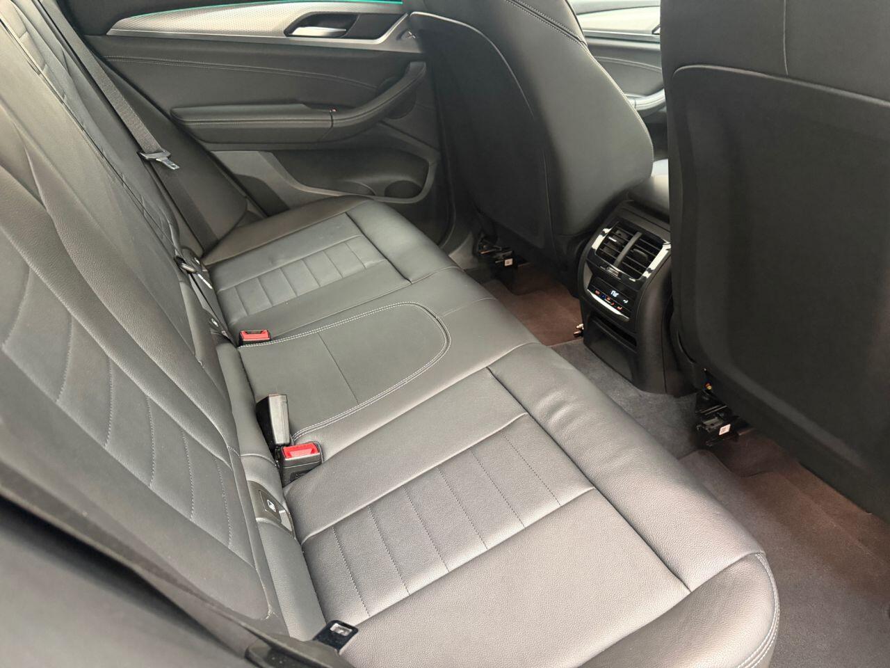 BMW X3 view 23