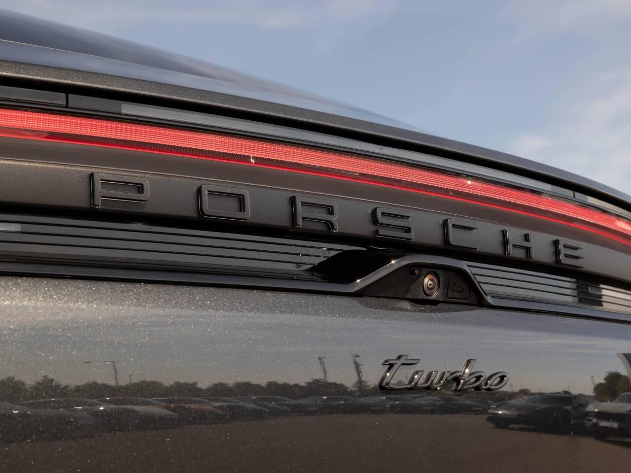 Porsche Macan view 39