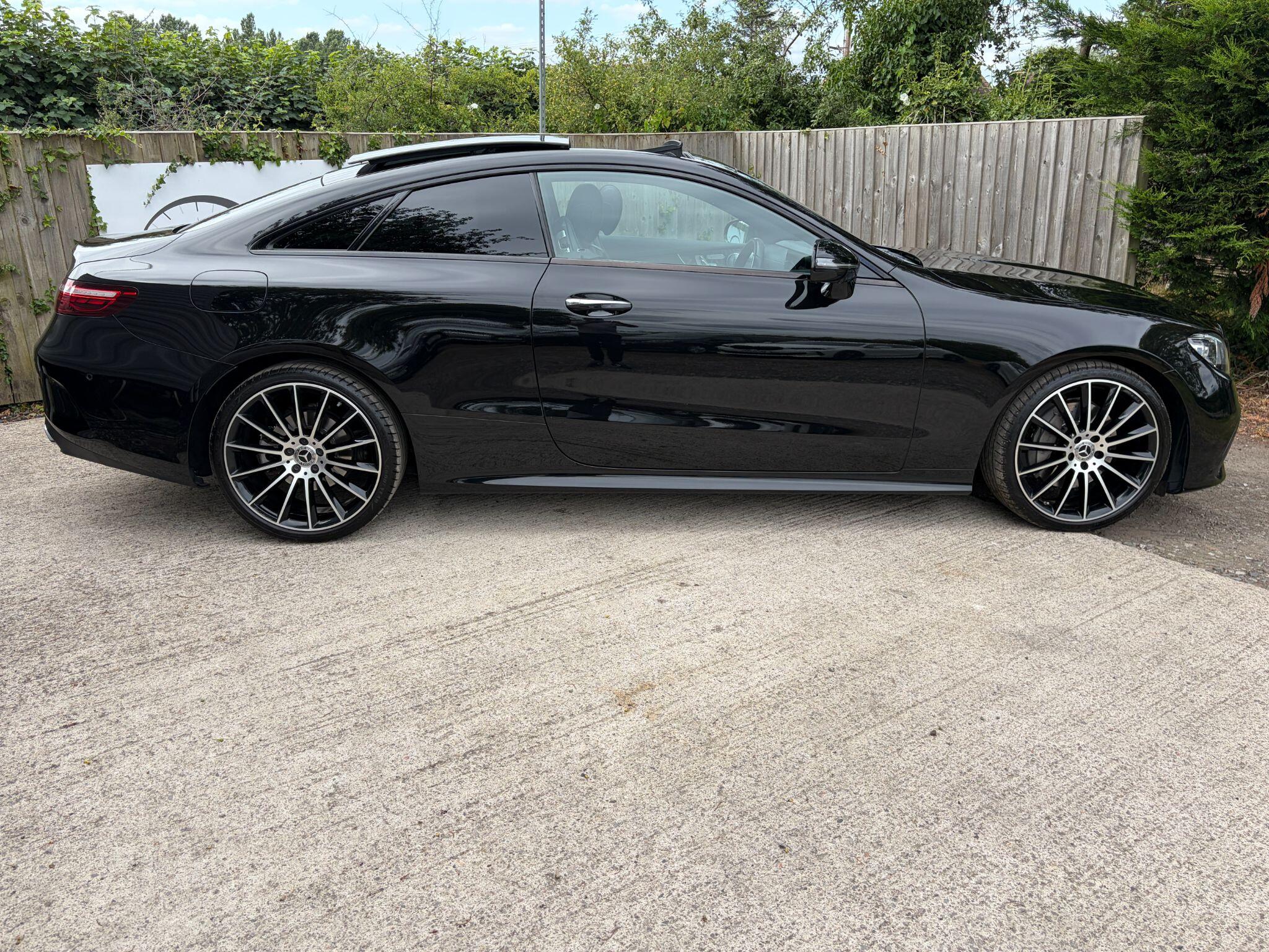 Mercedes-Benz E-Class view 9
