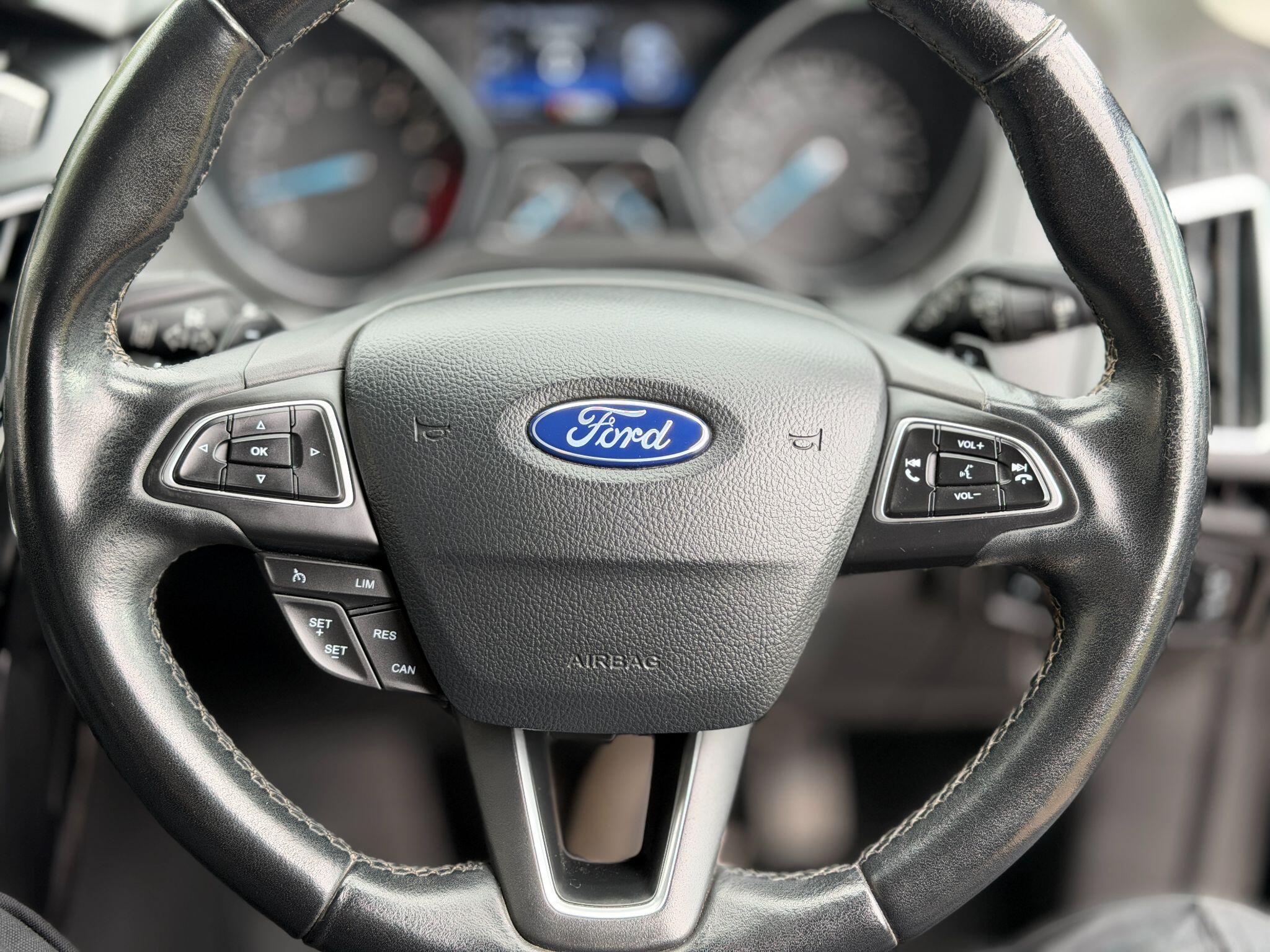 Ford Focus view 49