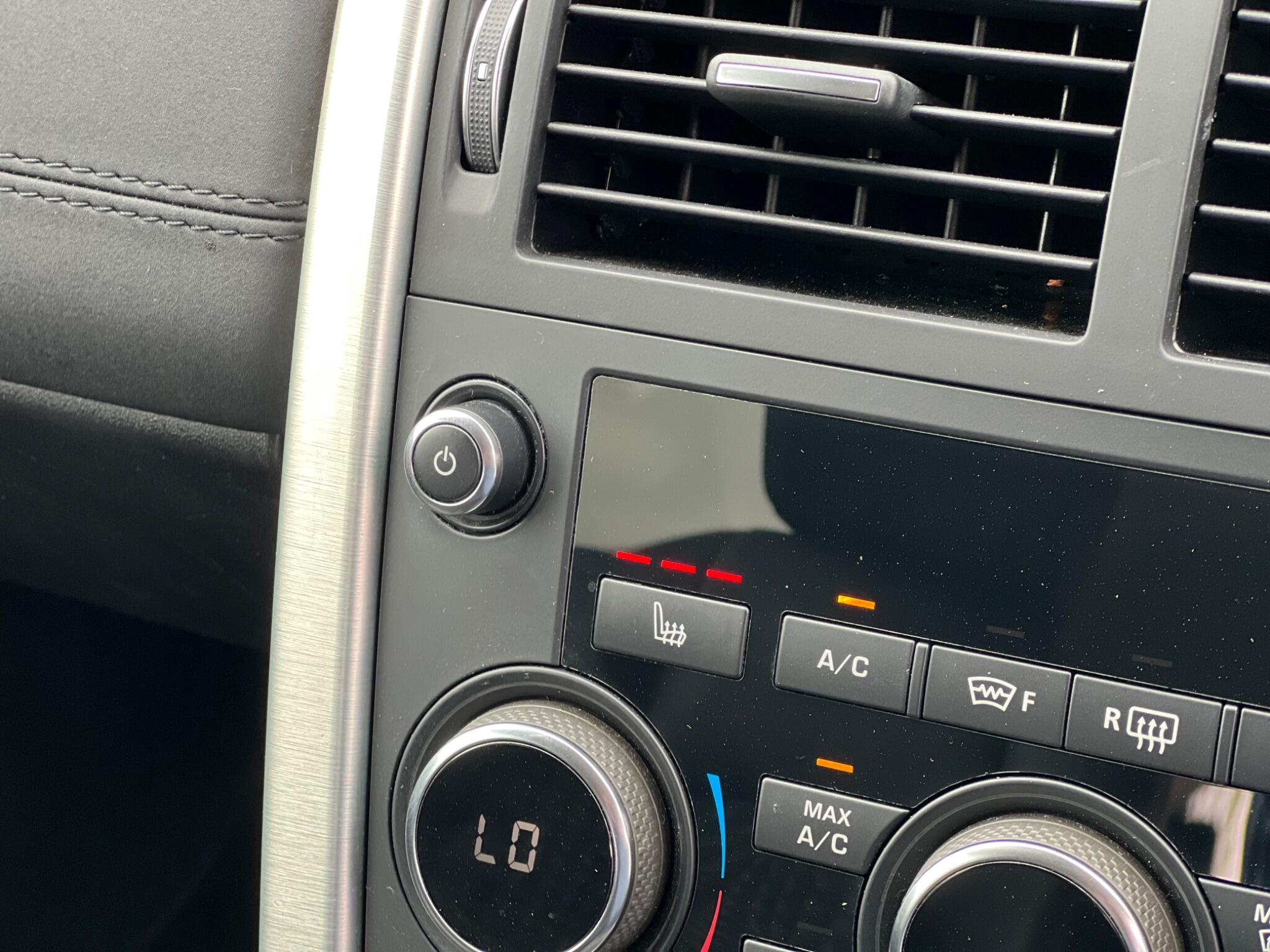 Land Rover Discovery Sport view 42