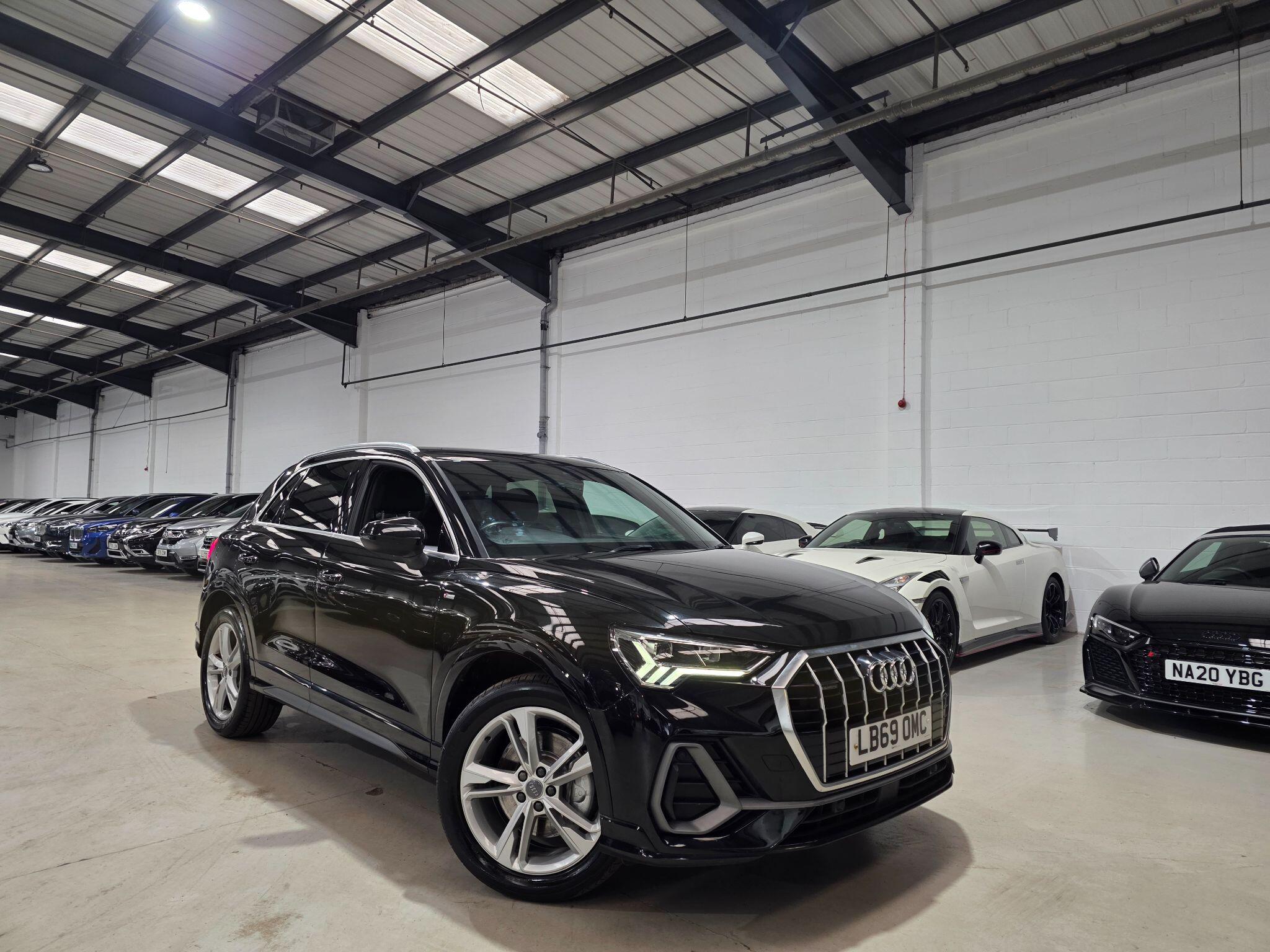 Audi Q3 view 3