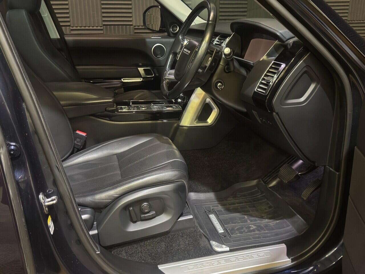 Land Rover Range Rover view 6