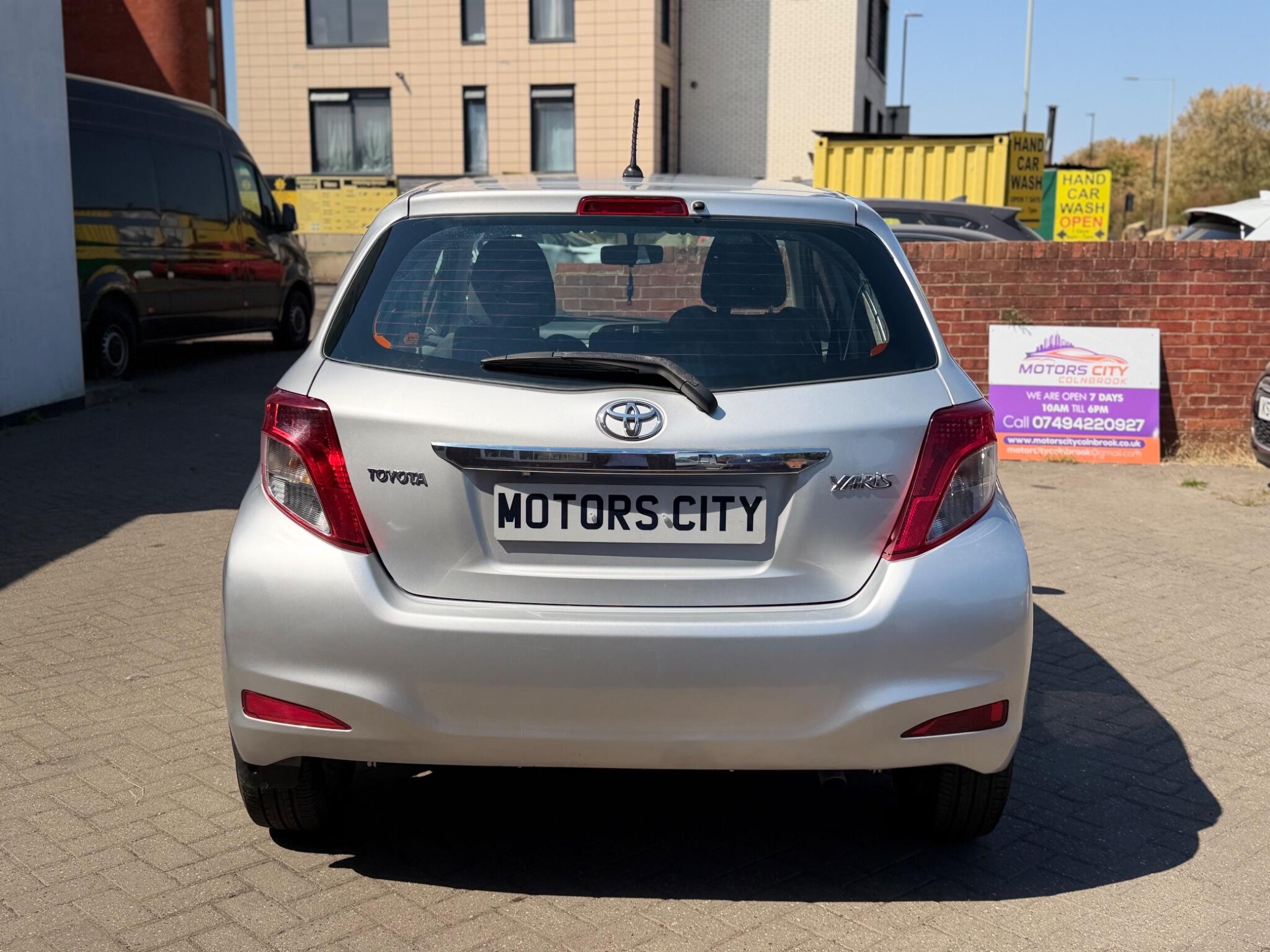 Toyota Yaris view 8