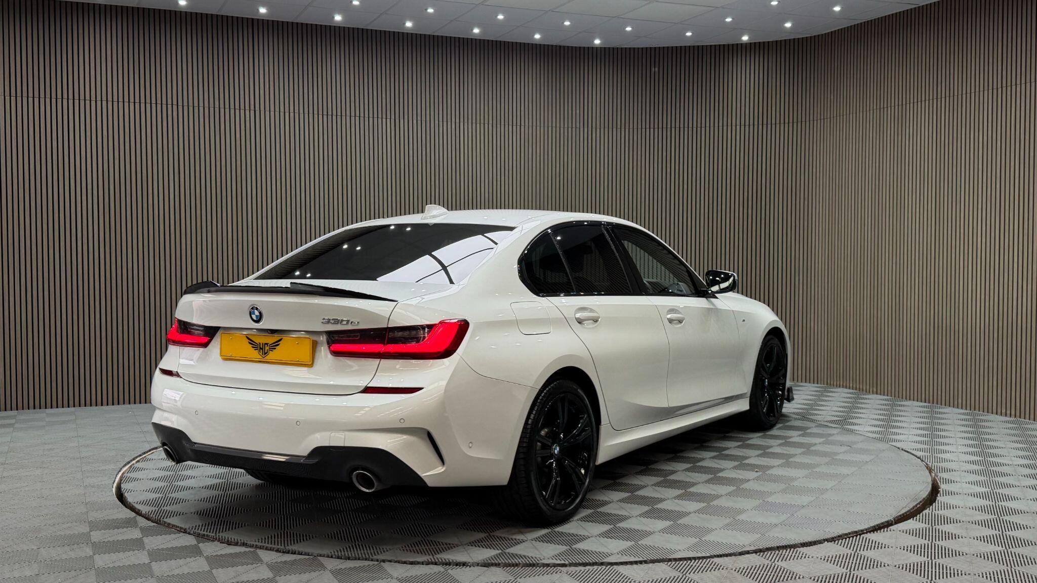 BMW 3 Series view 25