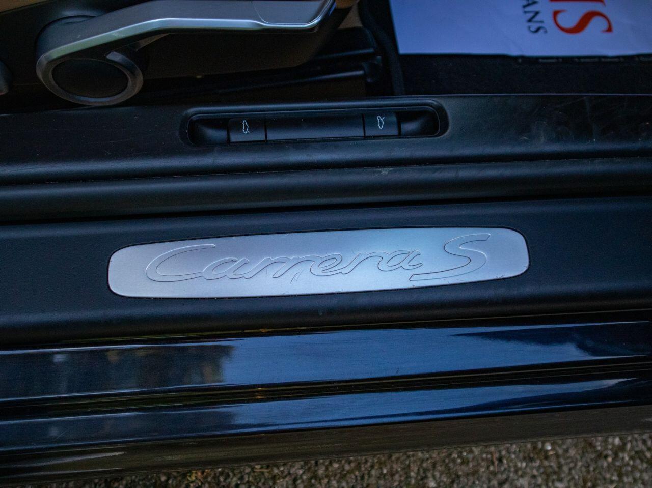 Porsche 911 view 47