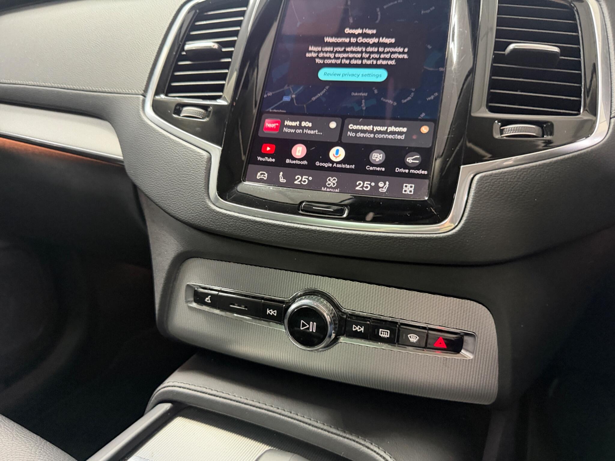 Volvo XC90 view 24