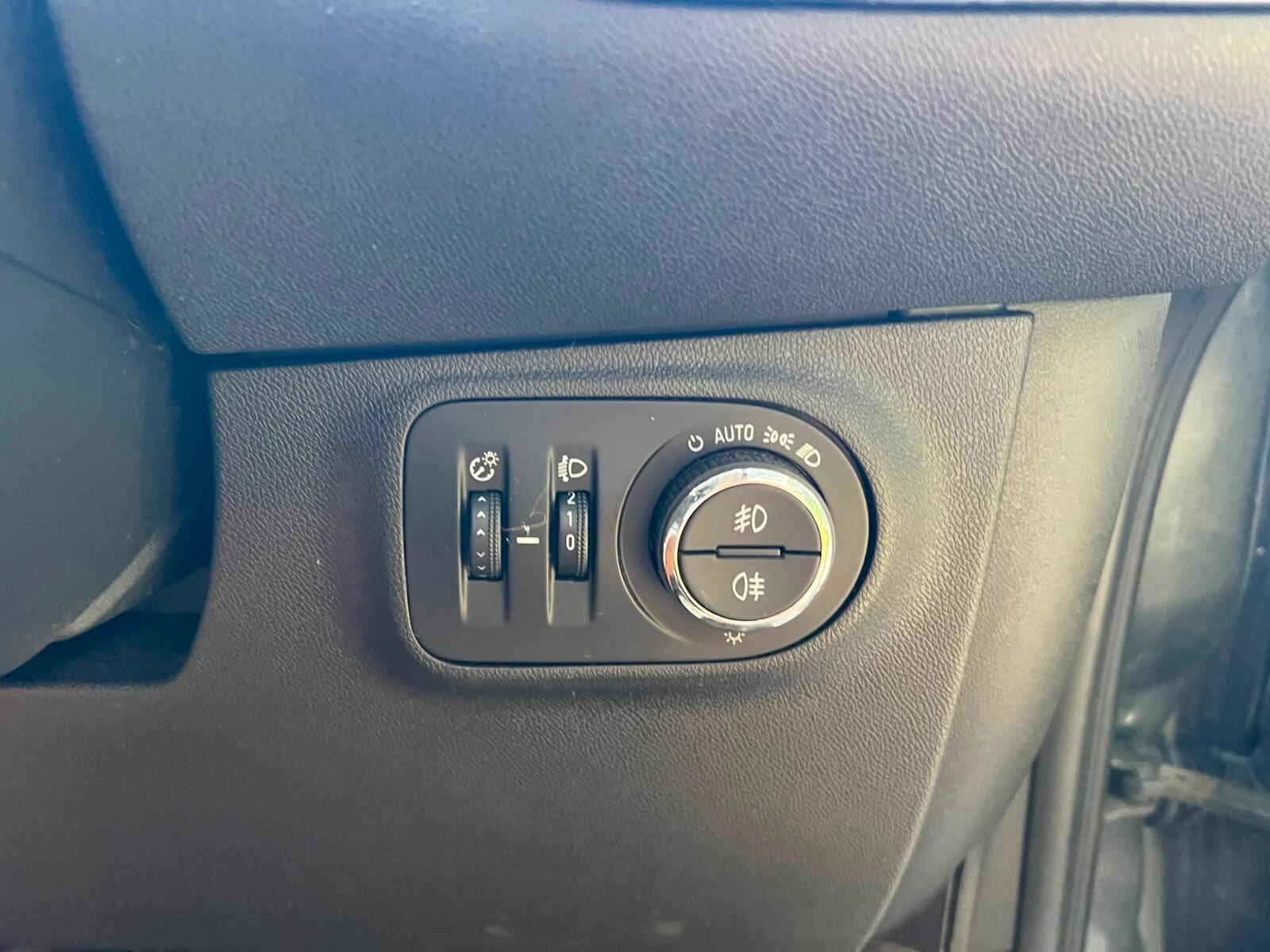 Vauxhall Corsa view 13