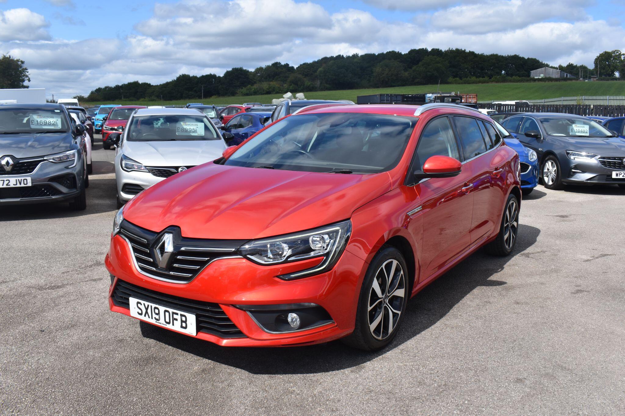 Megane - 1.3 TCe Iconic Sport Tourer Euro 6 (s/s) 5dr - Image 10