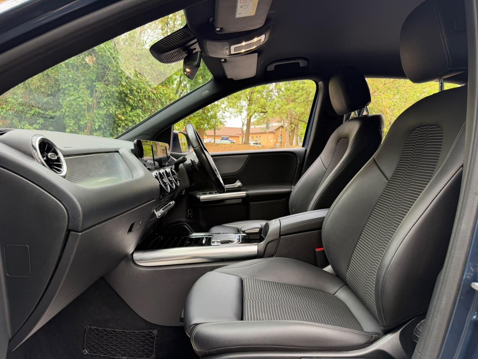 Mercedes-Benz B-Class view 14